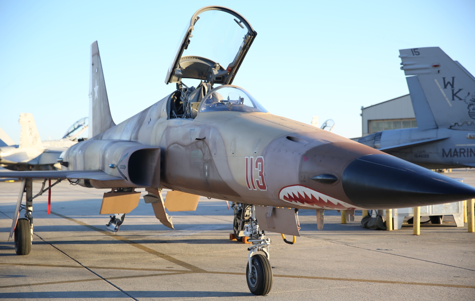 vmft-401 snipers marine fighter training squadron usmc f-5n tiger ii adversary mcas beaufort 13