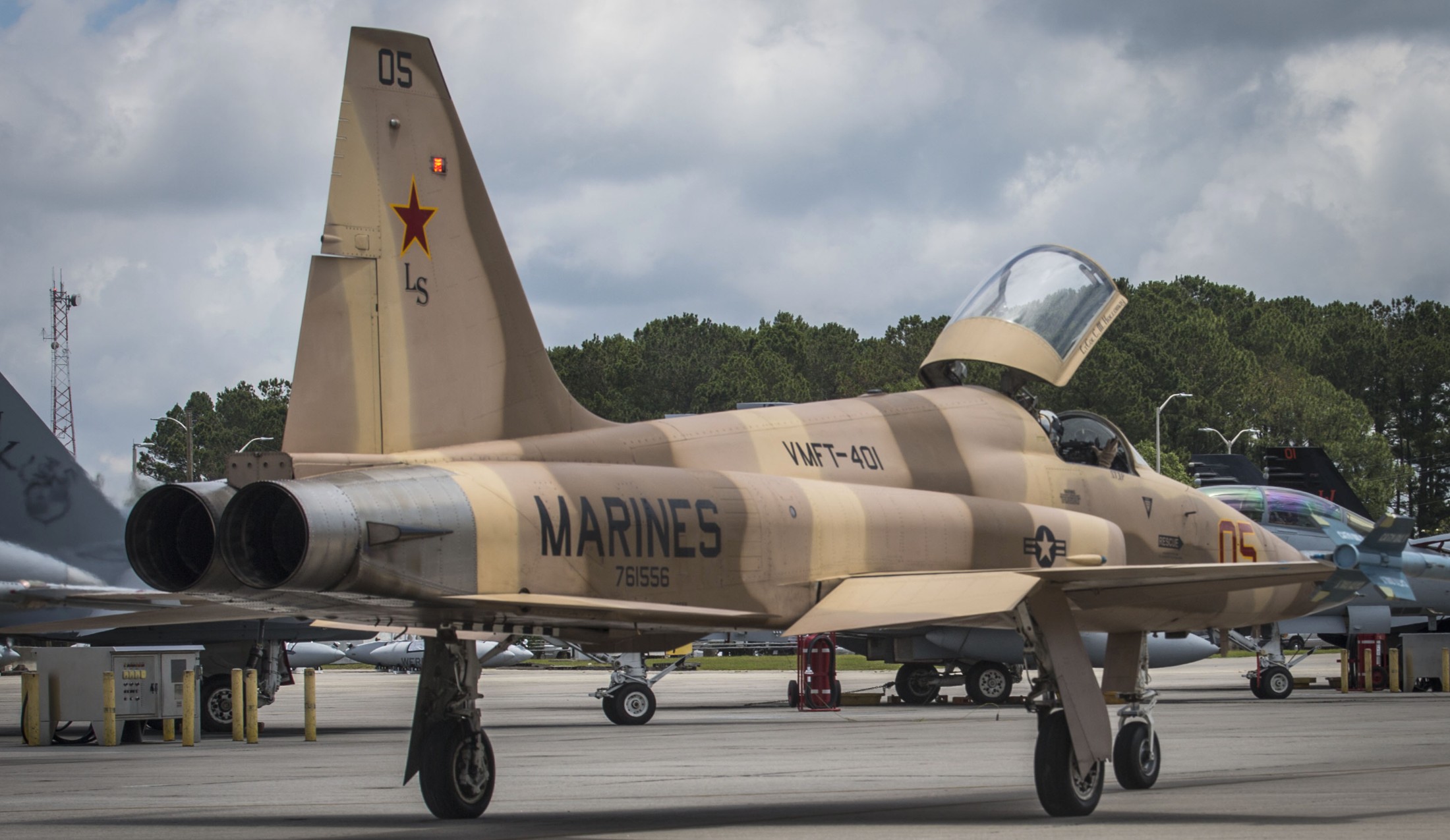 vmft-401 snipers marine fighter training squadron usmc f-5n tiger ii adversary mcas beaufort 19