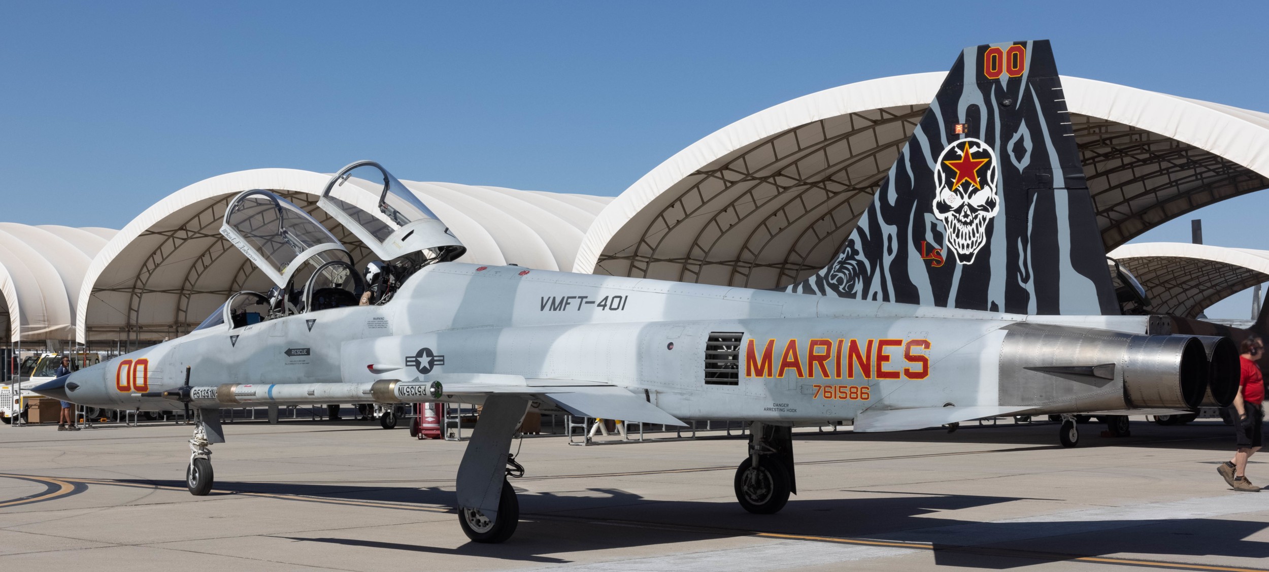 vmft-401 snipers marine fighter training squadron usmc f-5f tiger ii adversary mcas yuma 35