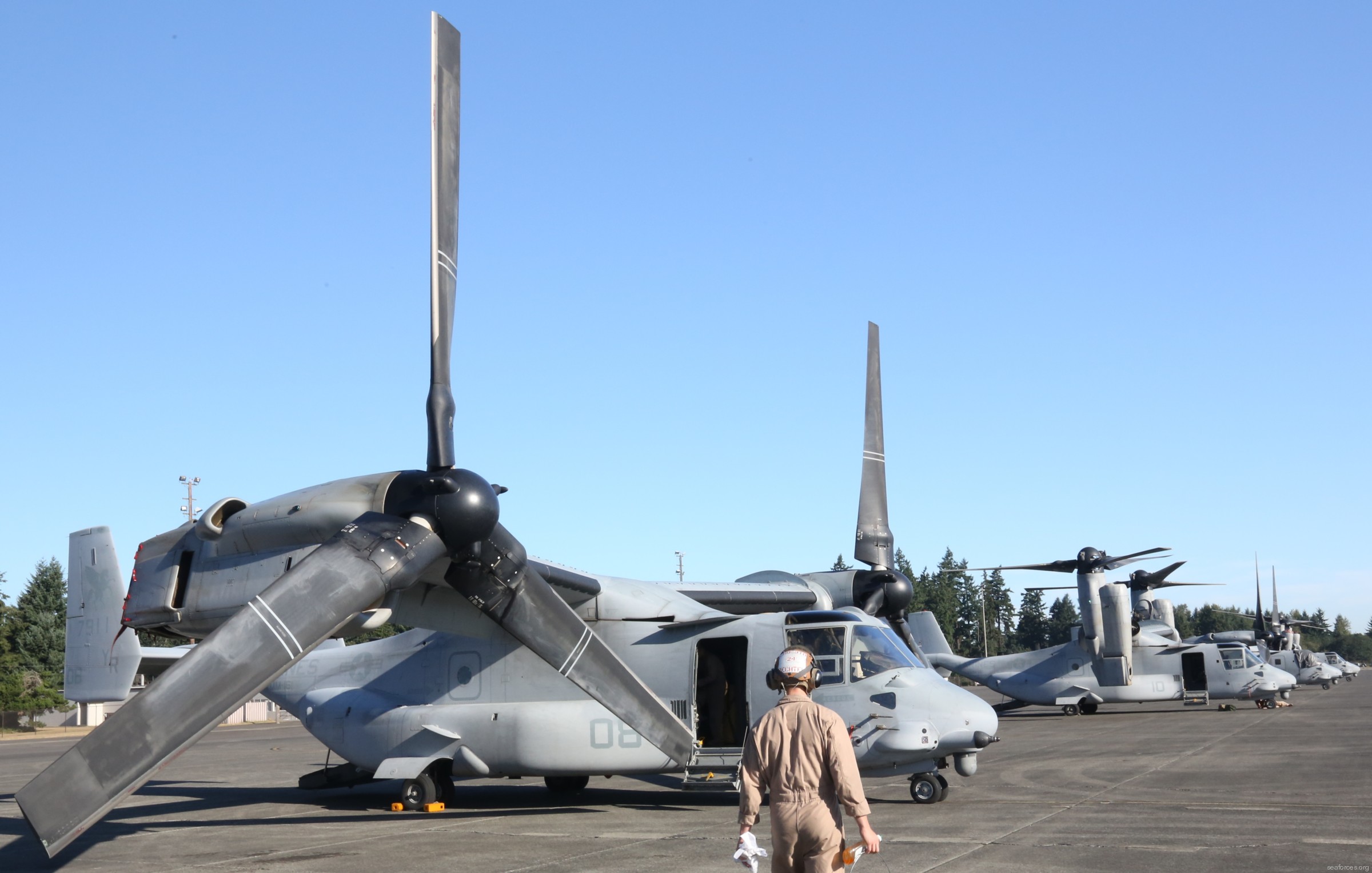 vmm-161 greyhawks mv-22b osprey marine medium tiltrotor squadron usmc 122 mcchord air force base washington