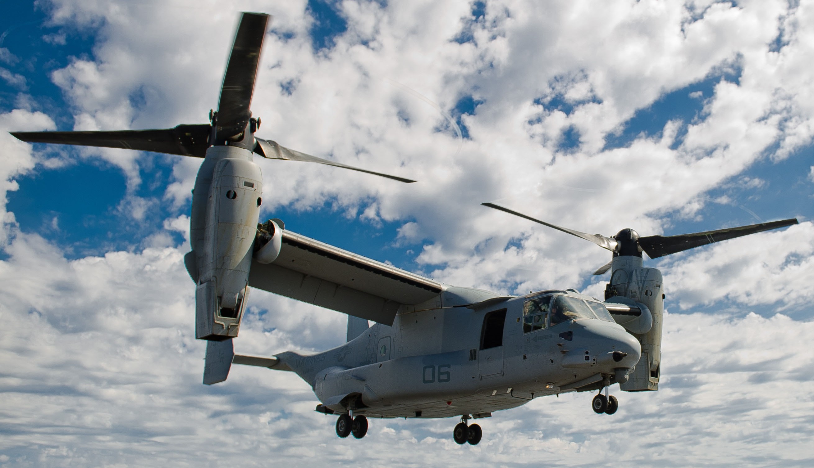 vmm-161 greyhawks mv-22b osprey marine medium tiltrotor squadron usmc 138 lha-8 uss makin island