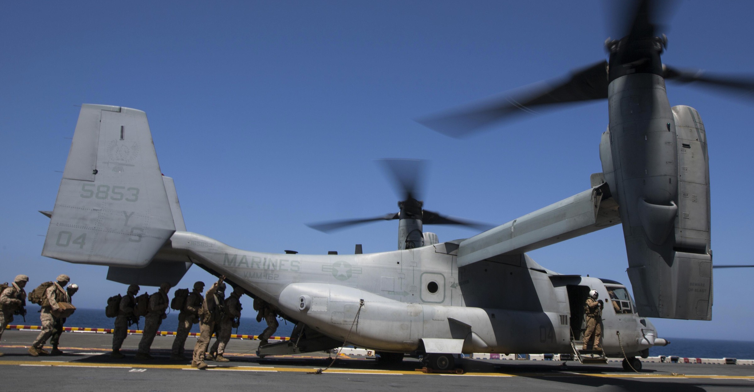 vmm-162 golden eagles mv-22b osprey uss kearsarge lhd-3 2015 28