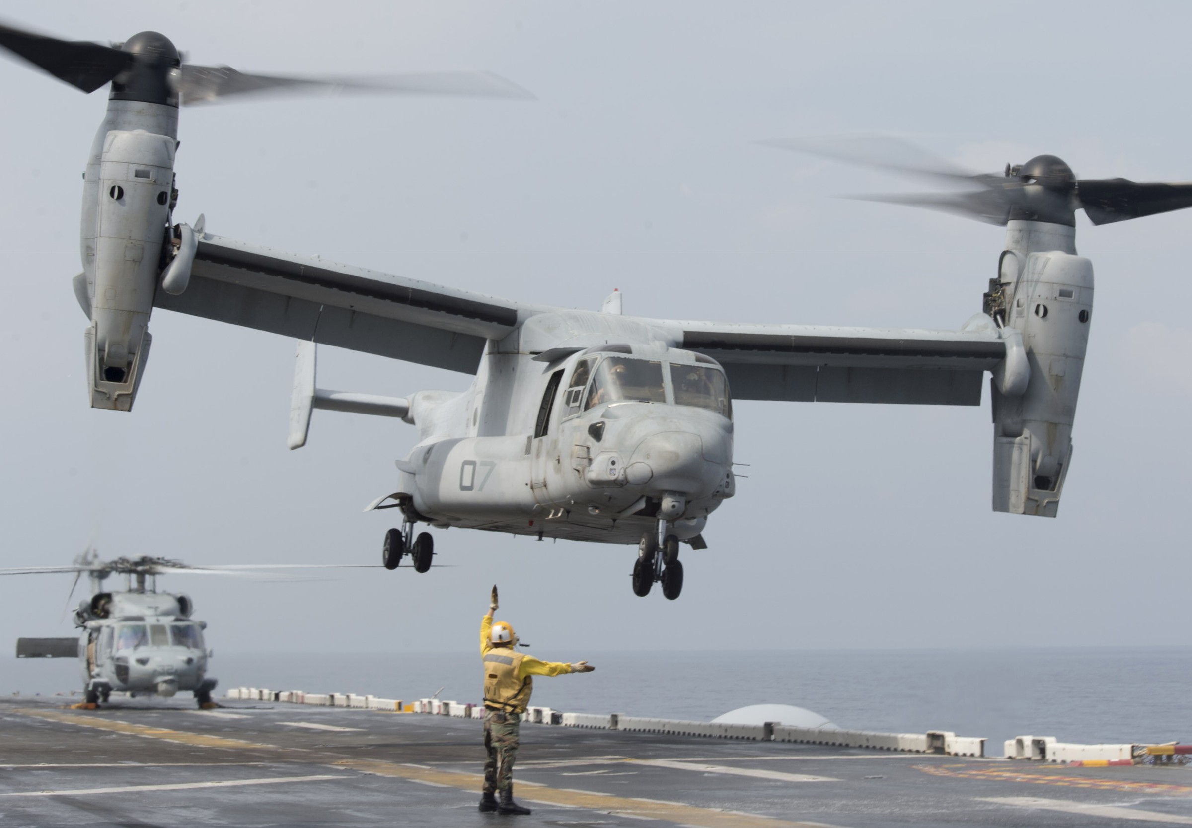 vmm-162 golden eagles mv-22b osprey uss kearsarge lhd-3 2015 38