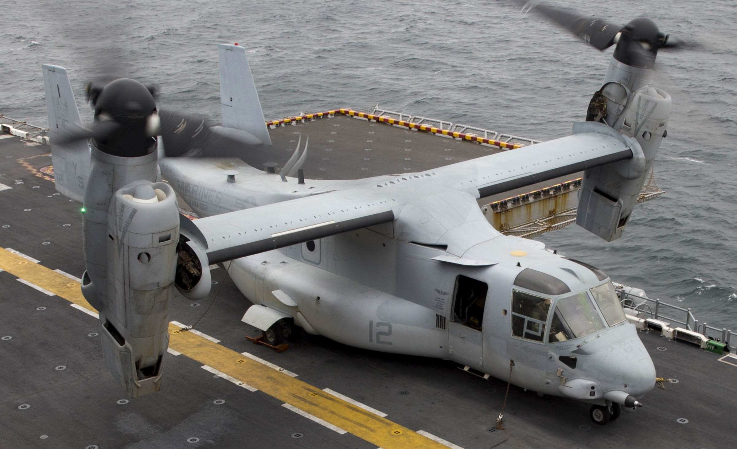 vmm-162 golden eagles mv-22b osprey uss kearsarge lhd-3 2016 43