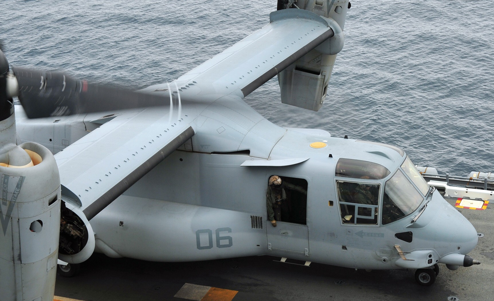 vmm-166 sea elk mv-22b osprey uss boxer lhd-4 2013 16