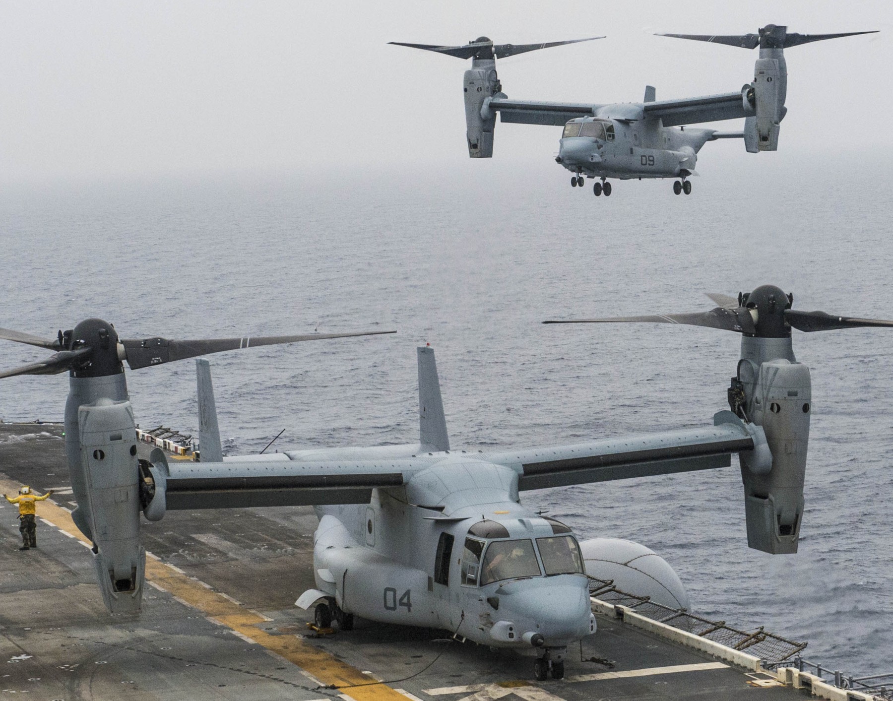 vmm-265 dragons mv-22b osprey uss bonhomme richard lhd-6 2013 14