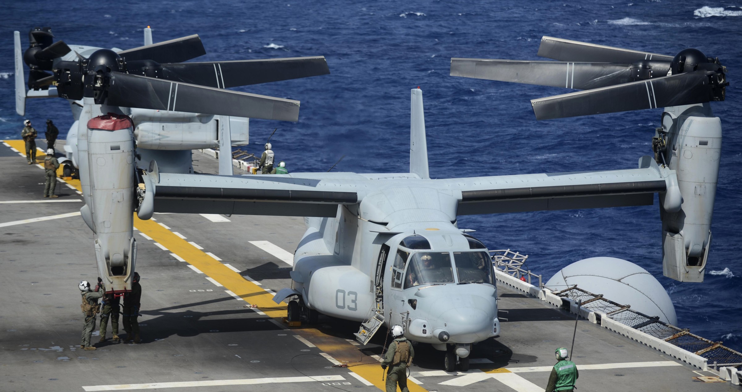 marine medium tiltrotor squadron vmm-265 dragons mv-22b osprey uss bonhomme richard lhd-6 2014 28