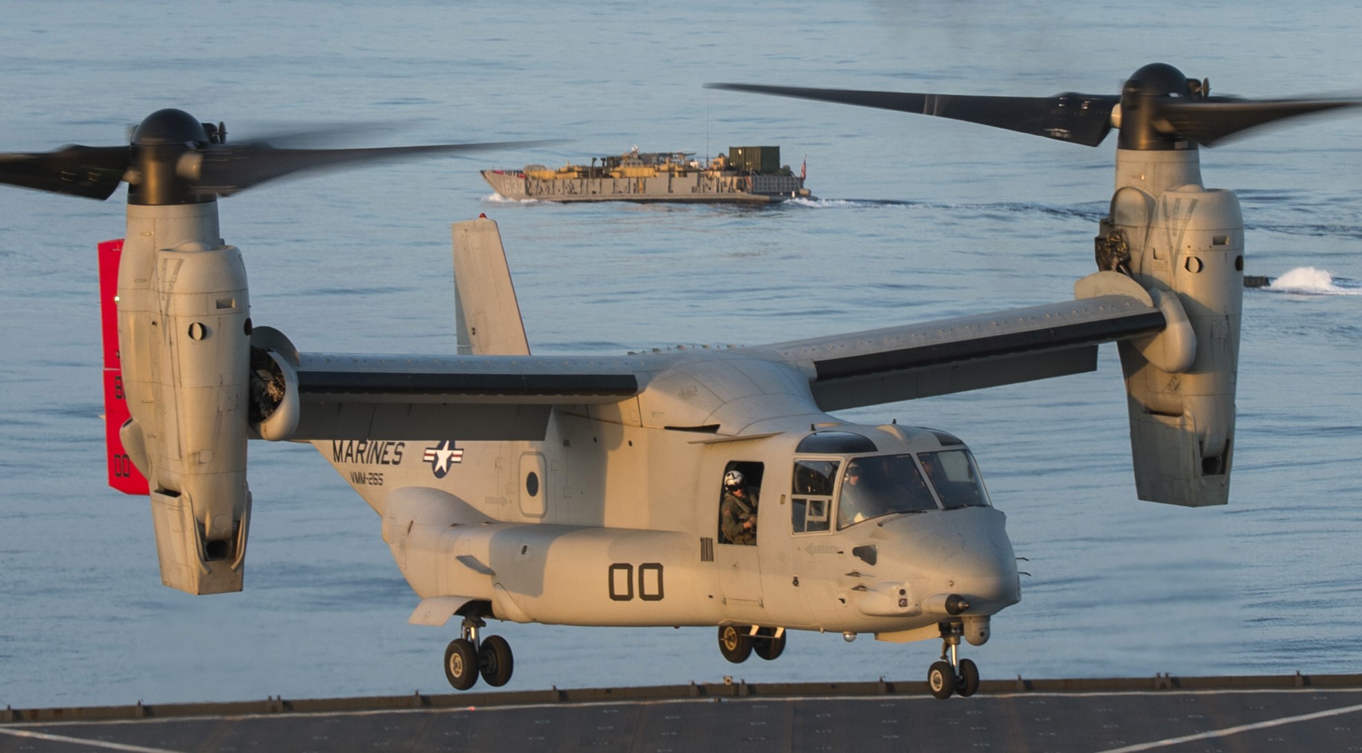 vmm-265 dragons mv-22b osprey uss ashland lsd-48 2014 29