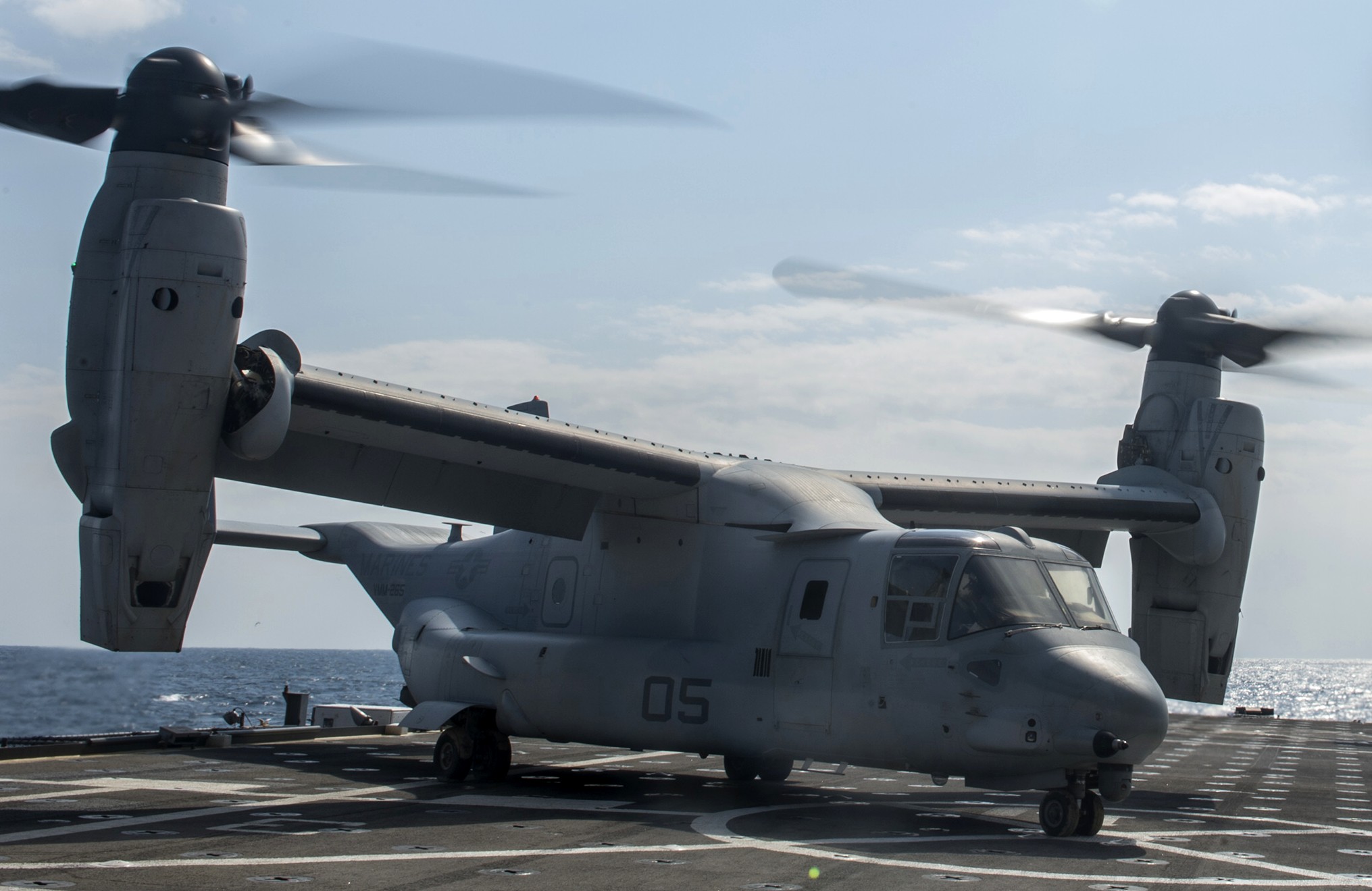 vmm-265 dragons mv-22b osprey uss bonhomme richard lhd-6 2014 34