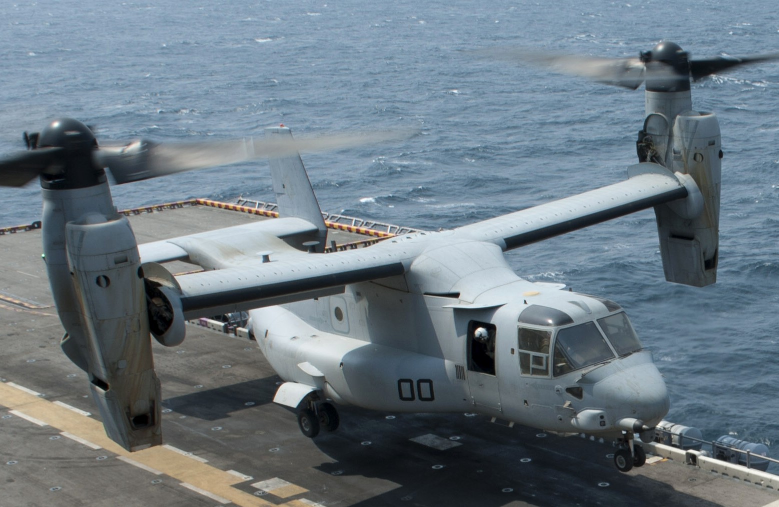 vmm-265 dragons mv-22b osprey uss bonhomme richard lhd-6 2014 35