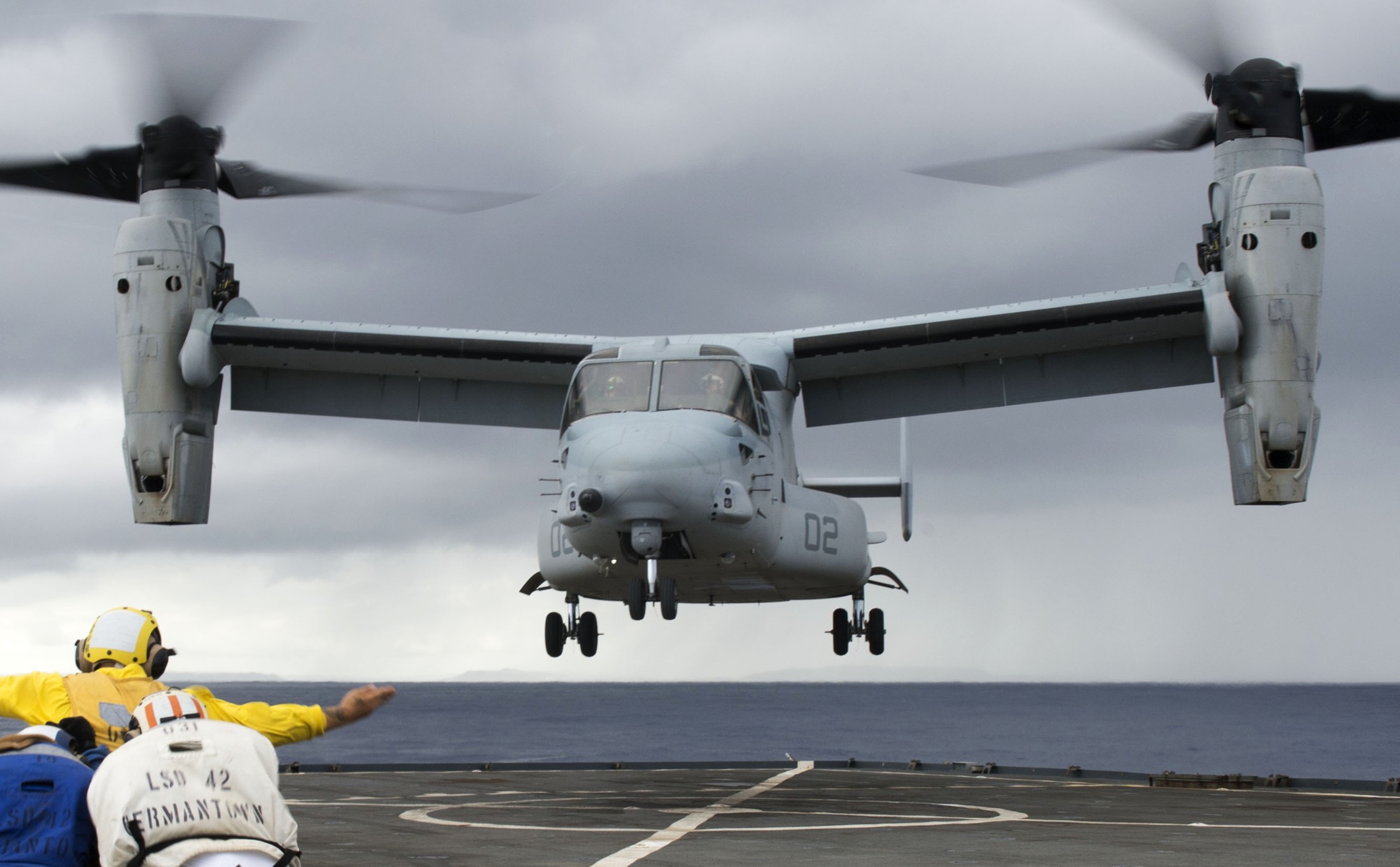 vmm-265 dragons mv-22b osprey uss germantown lsd-42 2014 46