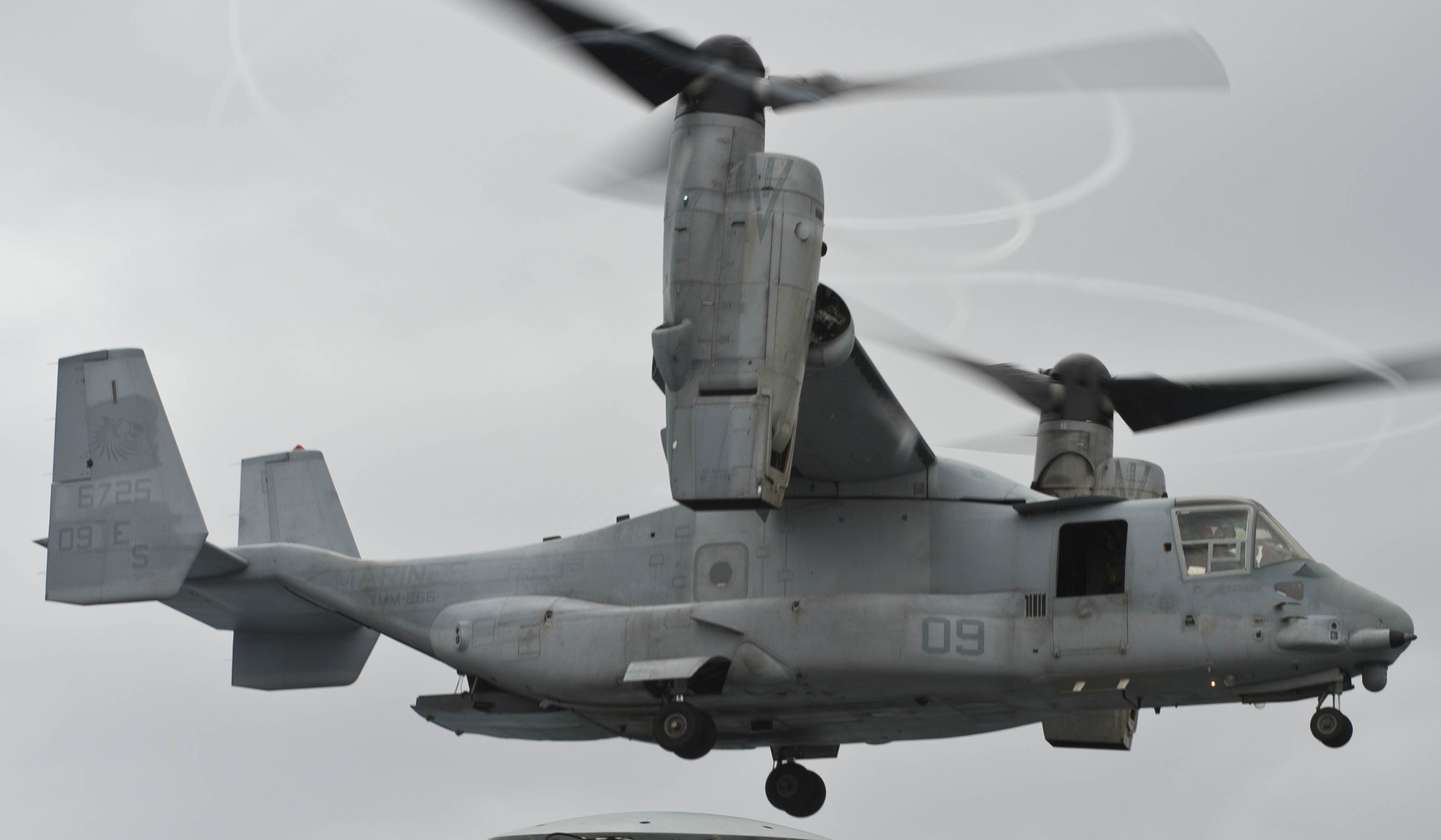 vmm-266 fighting griffins mv-22b osprey uss san antonio lpd-17 2013 13