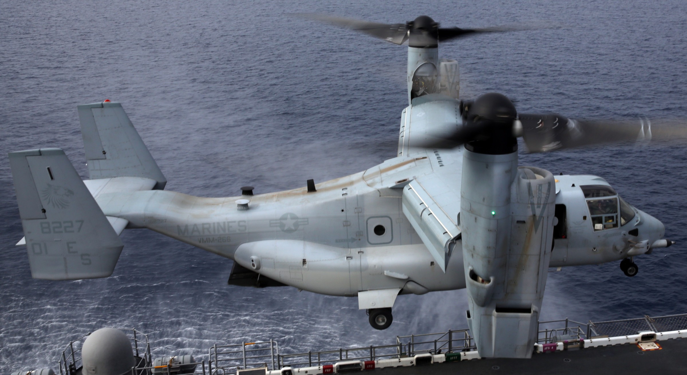 marine medium tiltrotor squadron vmm-266 fighting griffins mv-22b osprey uss kearsarge lhd-3 2013 16