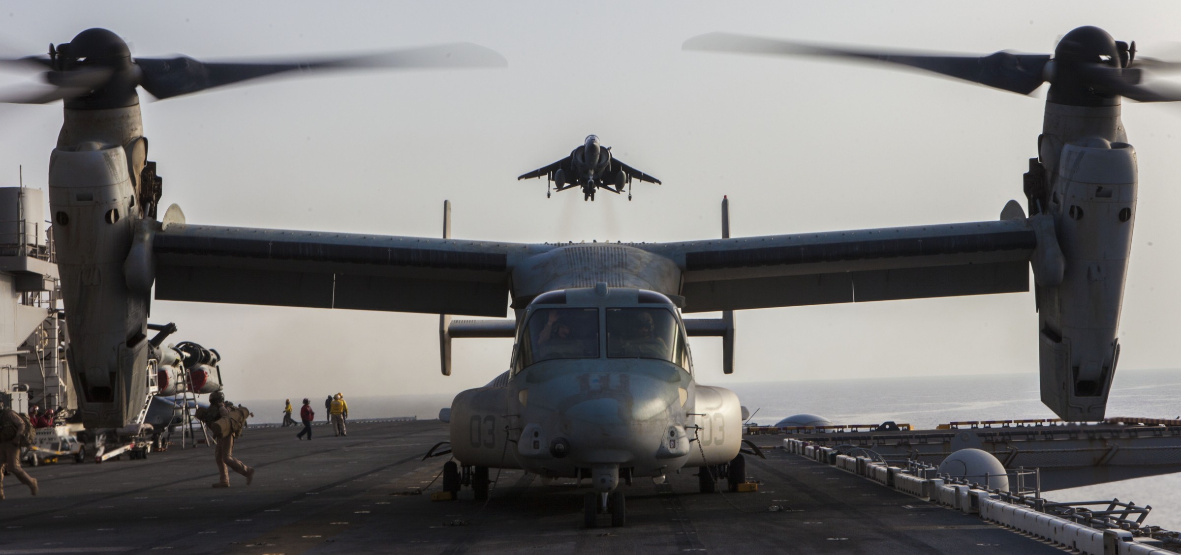vmm-266 fighting griffins mv-22b osprey uss kearsarge lhd-3 2013 28