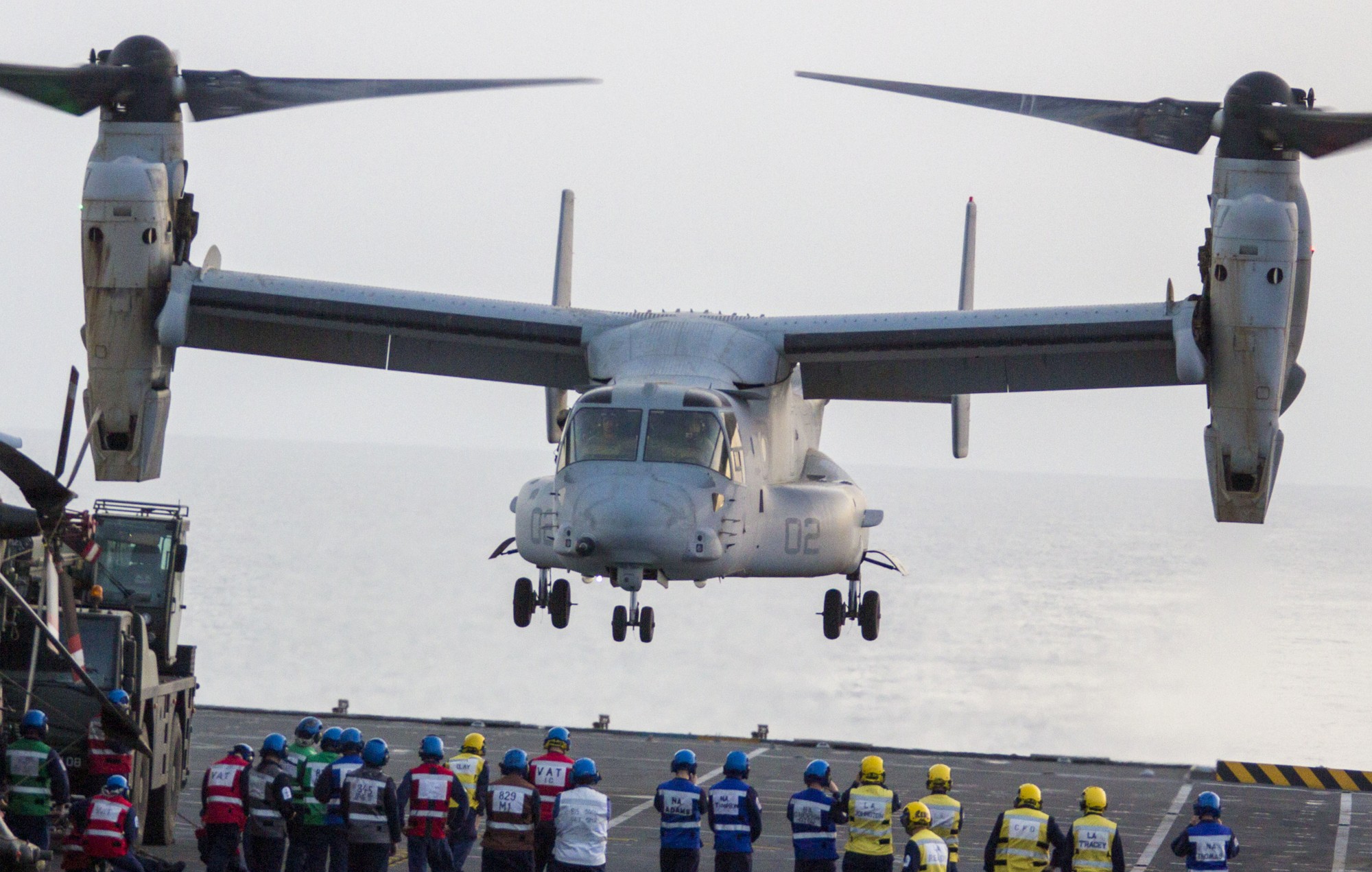 vmm-266 fighting griffins mv-22b osprey hms illustrious r-06 0 2013 38