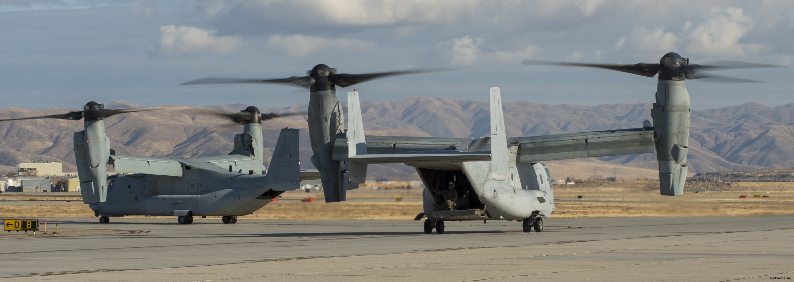 vmm-362 ugly angels marine medium tiltrotor squadron mv-22b osprey 18 gowen field boise idaho