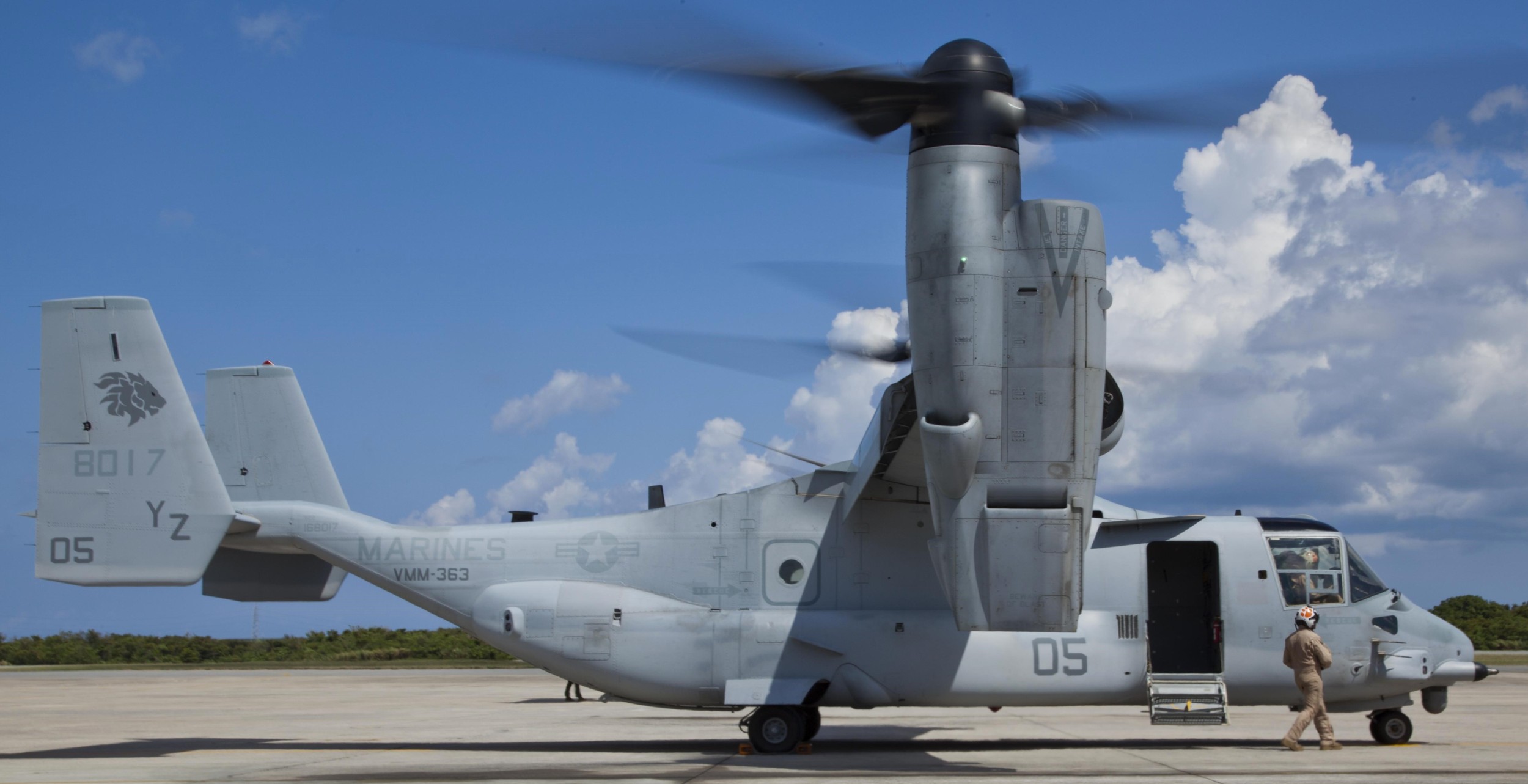 vmm-363 red lions mv-22b osprey 2013 05