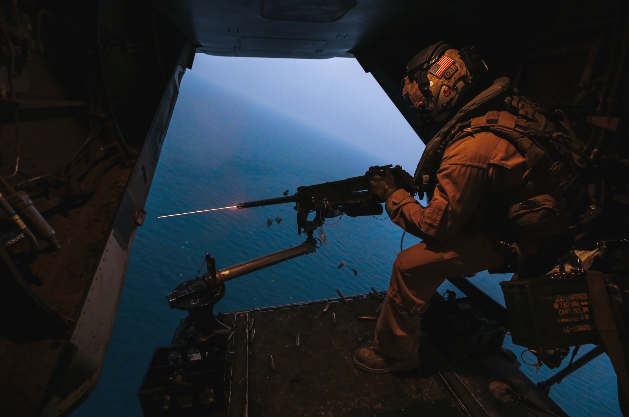 vmm-363 red lions mv-22b osprey tail gunner centcom aor 2016 24