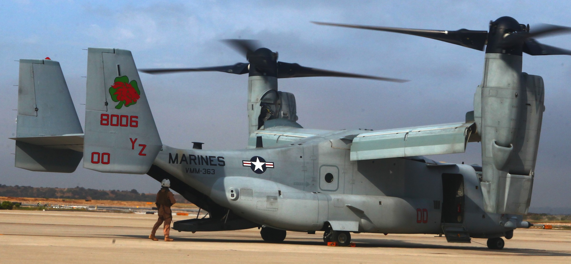marine medium tiltrotor squadron vmm-363 red lions mv-22b osprey 2013 33