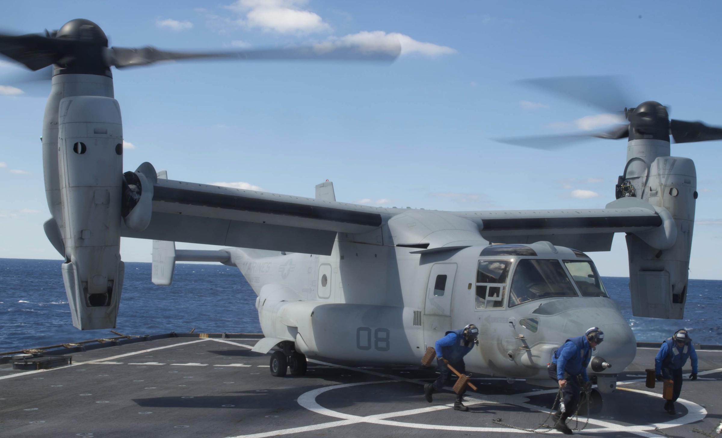 vmm-365 blue knights mv-22b osprey uss fort mchenry lsd-43 7 2014 07