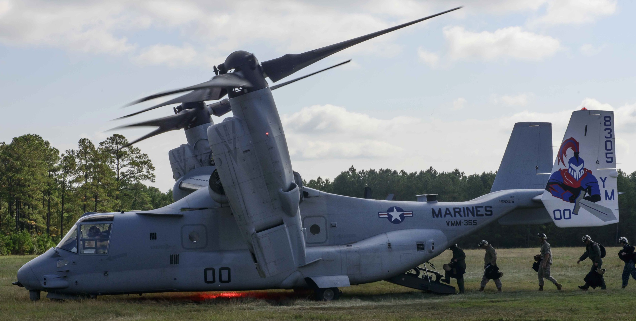 vmm-365 blue knights mv-22b osprey camp lejeune 2014 09