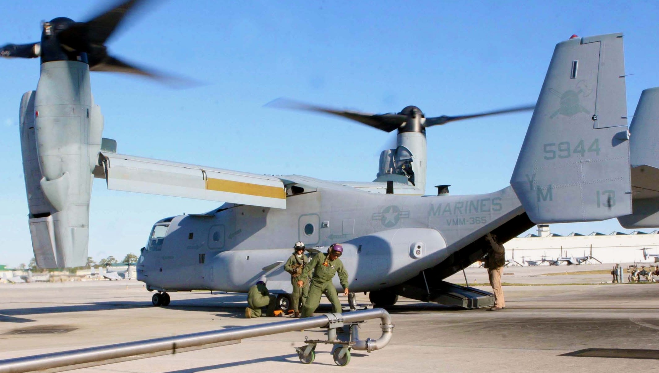 marine medium tiltrotor squadron vmm-365 blue knights mv-22b osprey mcas new river 2011 18