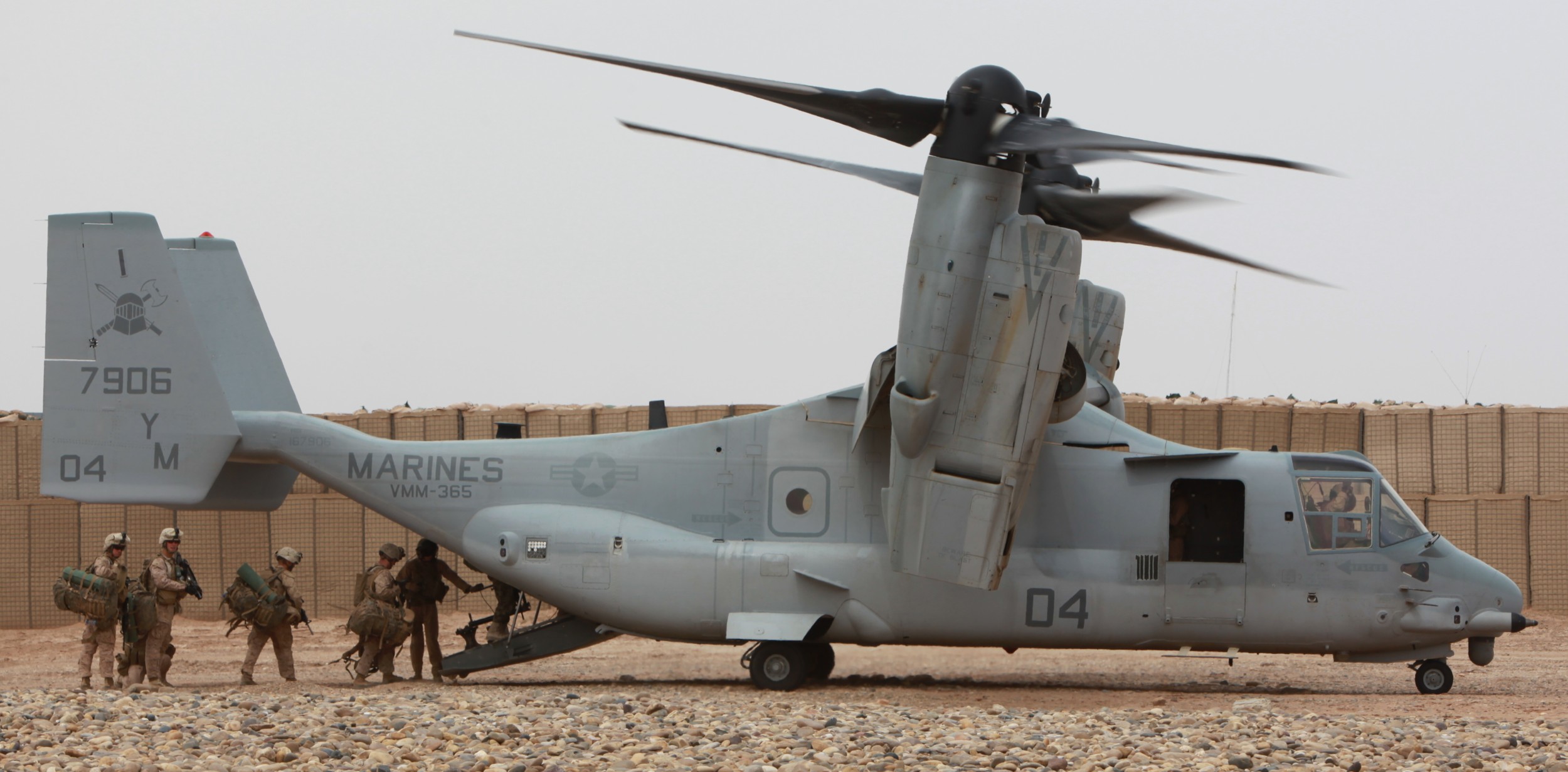 vmm-365 blue knights mv-22b osprey afghanistan 2012 22