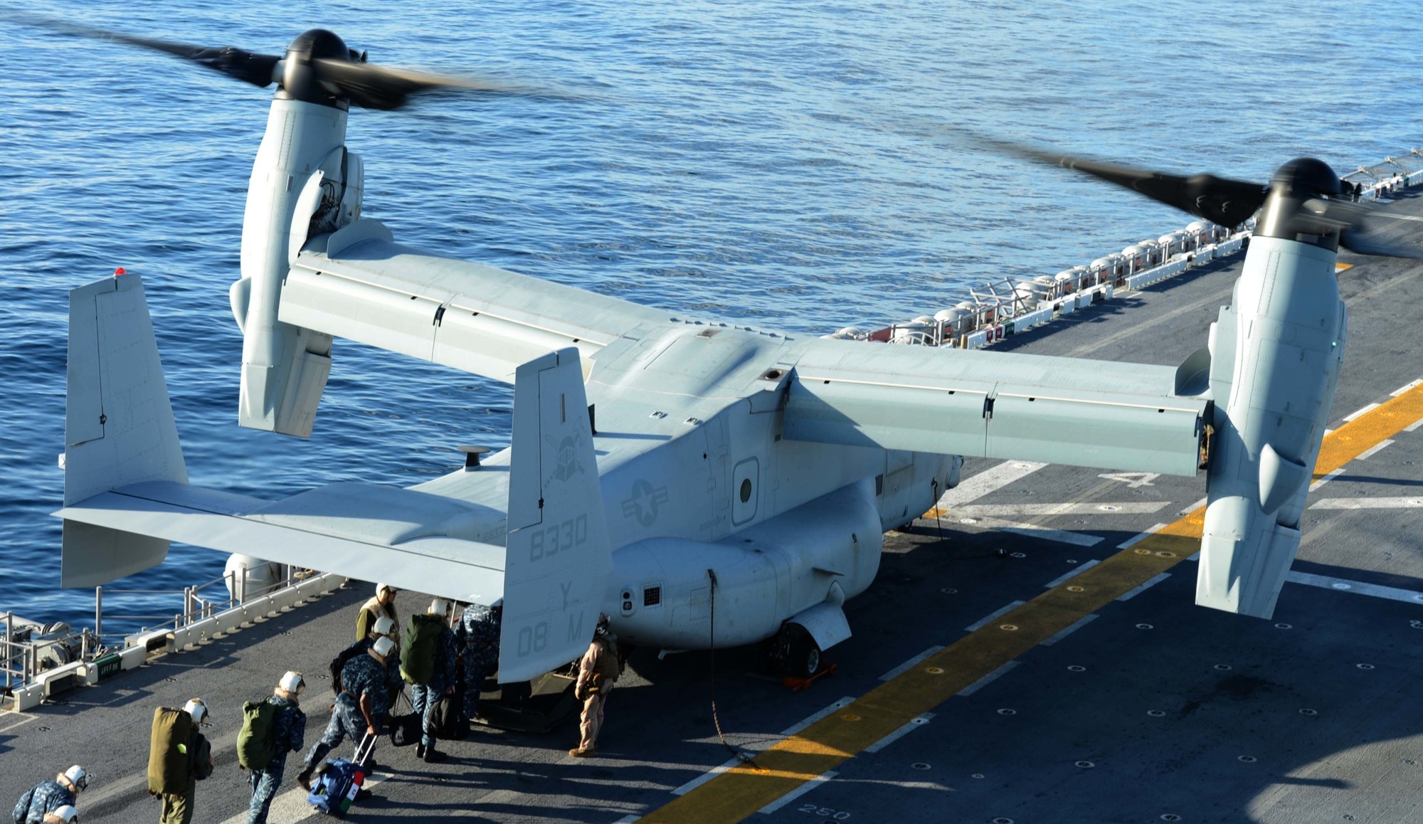 vmm-365 blue knights mv-22b osprey uss iwo jima lhd-7 2014 40