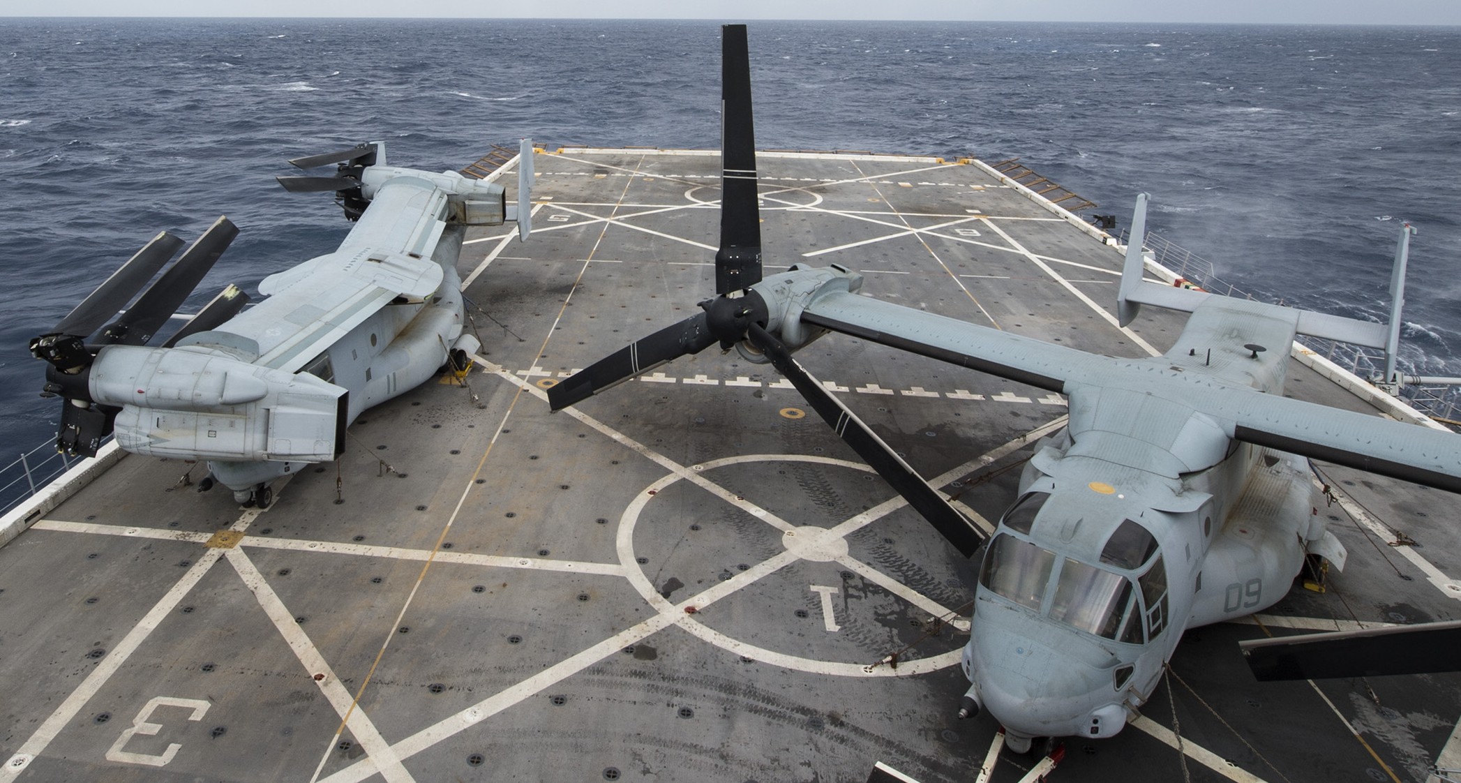 marine medium tiltrotor squadron vmm-365 blue knights mv-22b osprey uss new york lpd-21 2015 43