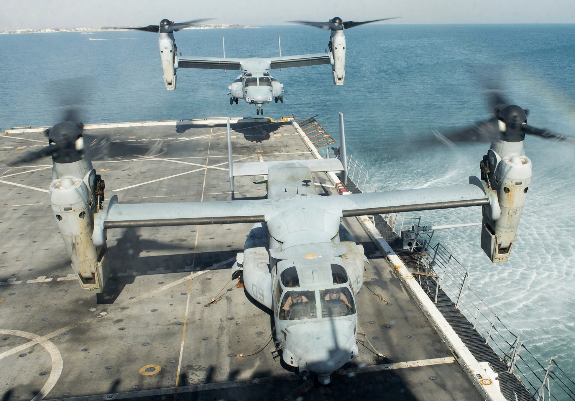 vmm-365 blue knights mv-22b osprey uss new york lpd-21 2015 44