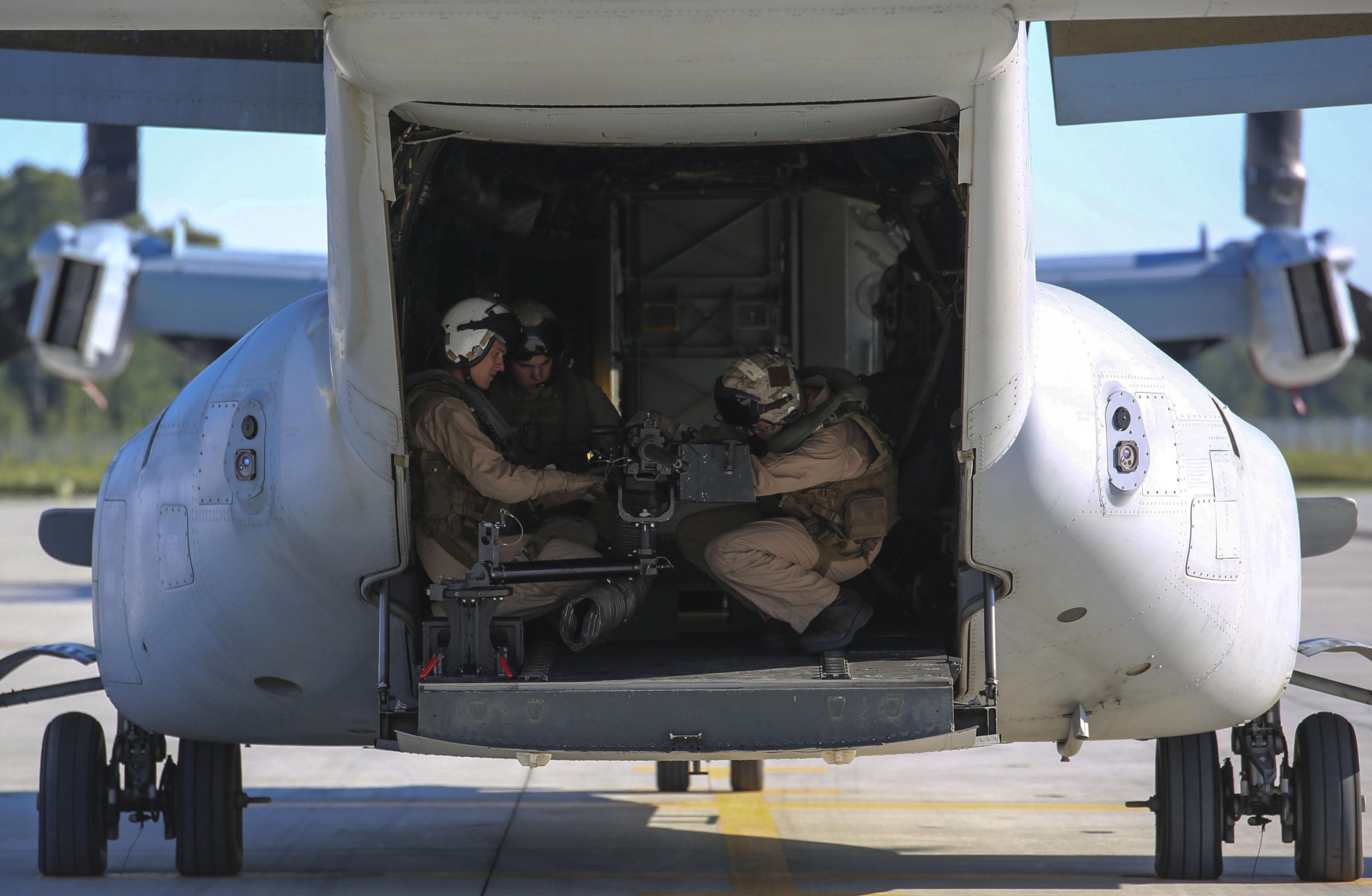 vmm-365 blue knights mv-22b osprey tail gunner 2015 54