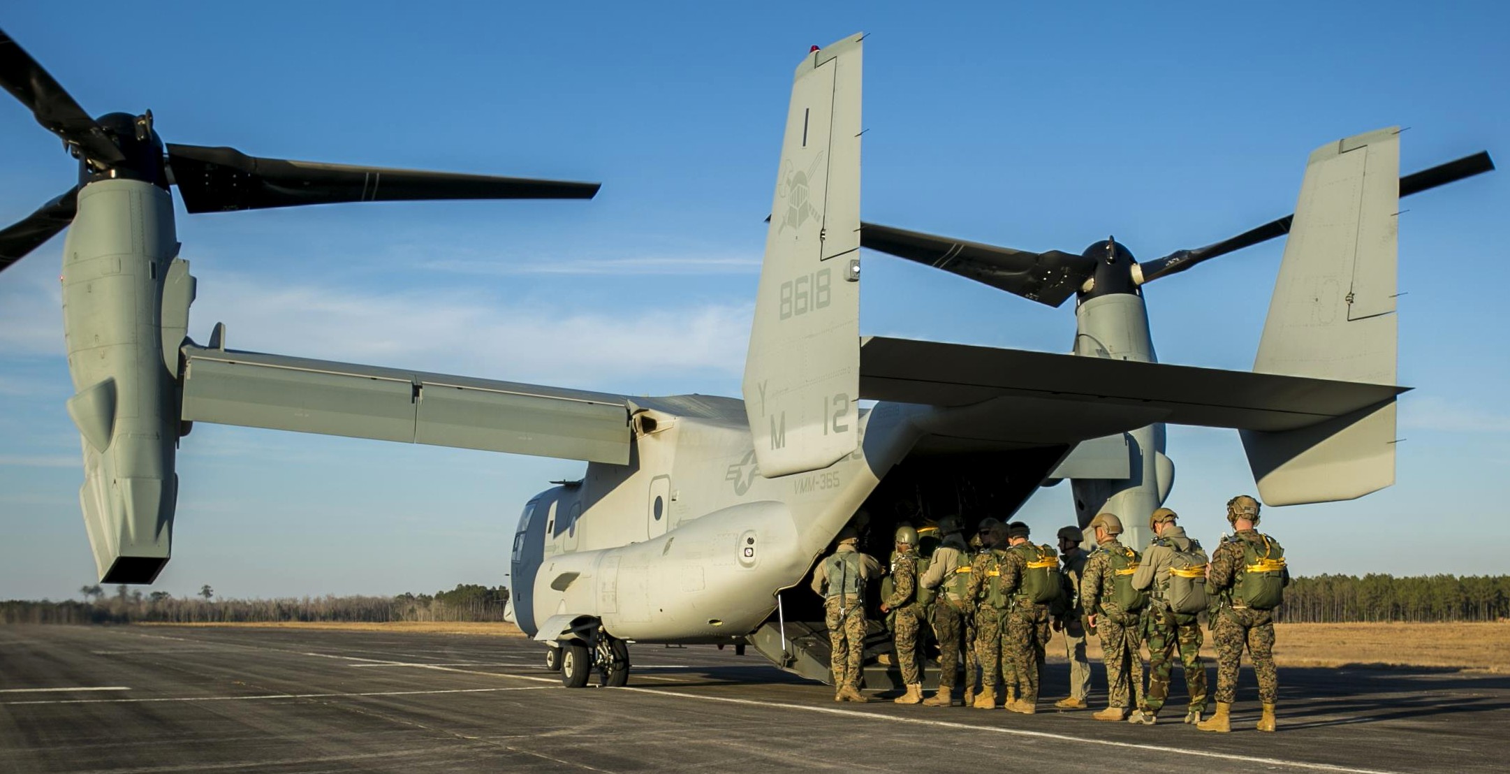 vmm-365 blue knights mv-22b osprey mcas new river 2016 59