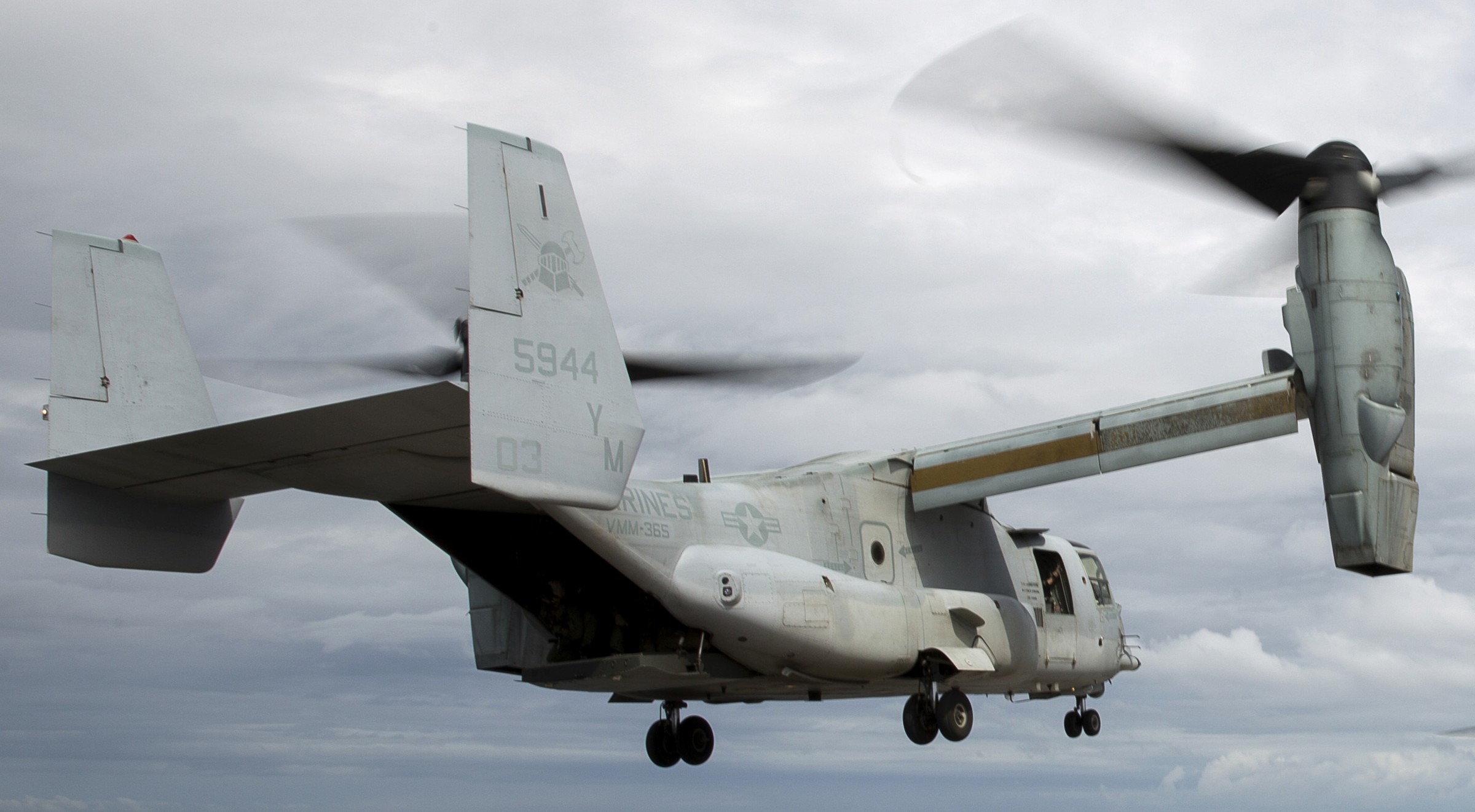 vmm-365 blue knights mv-22b osprey uss bataan lhd-5 2016 66
