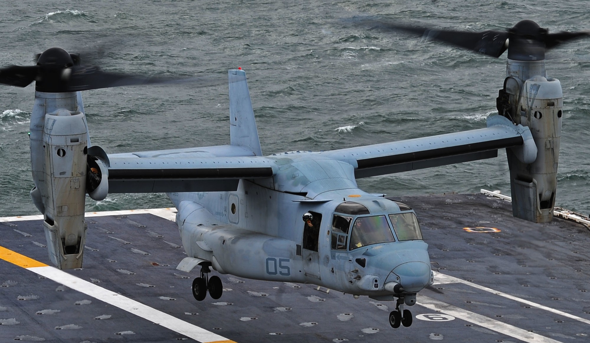 vmm-365 blue knights mv-22b osprey uss george washington cvn-73 2016 69