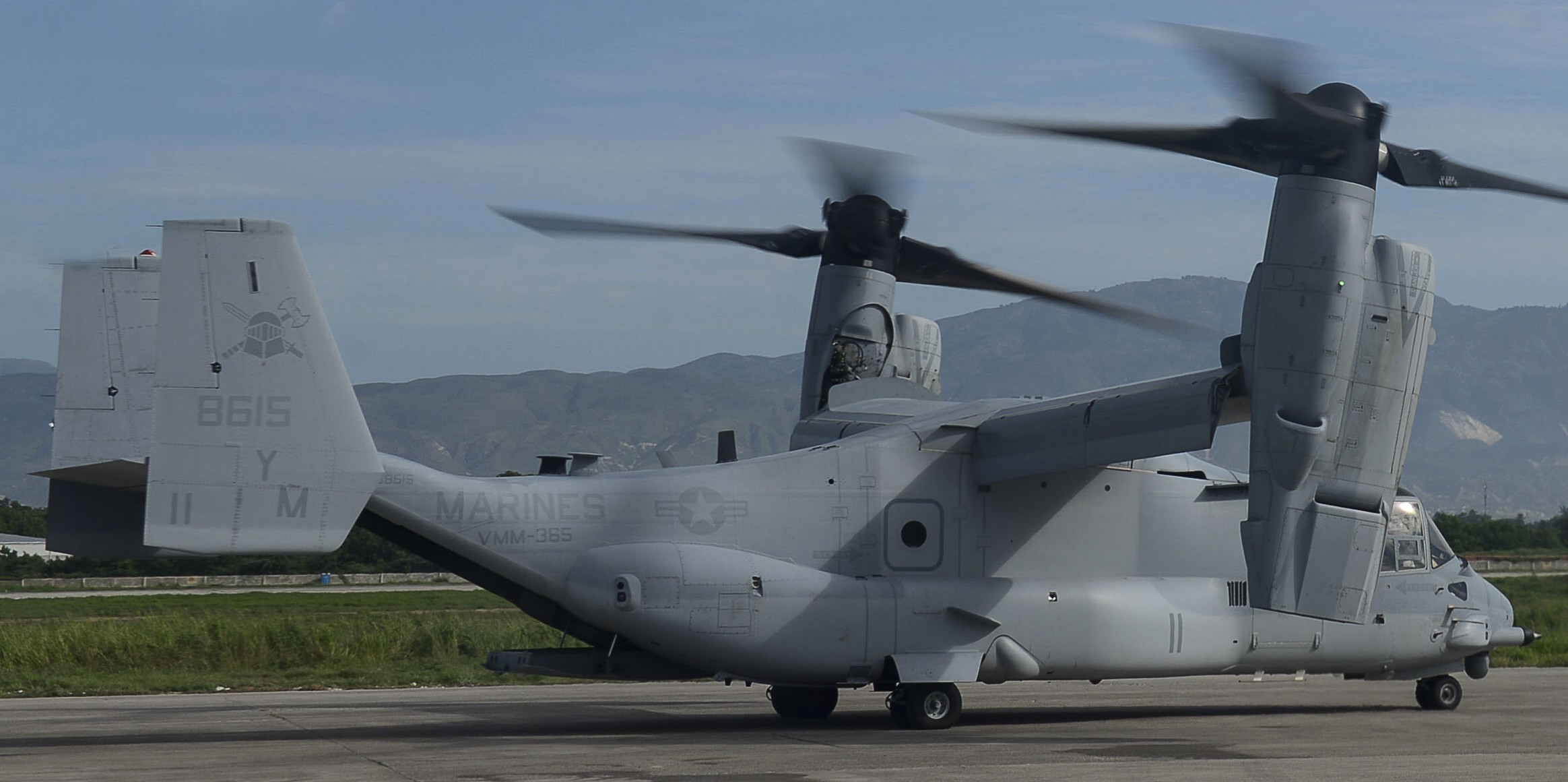 vmm-365 blue knights mv-22b osprey haiti 2016 73