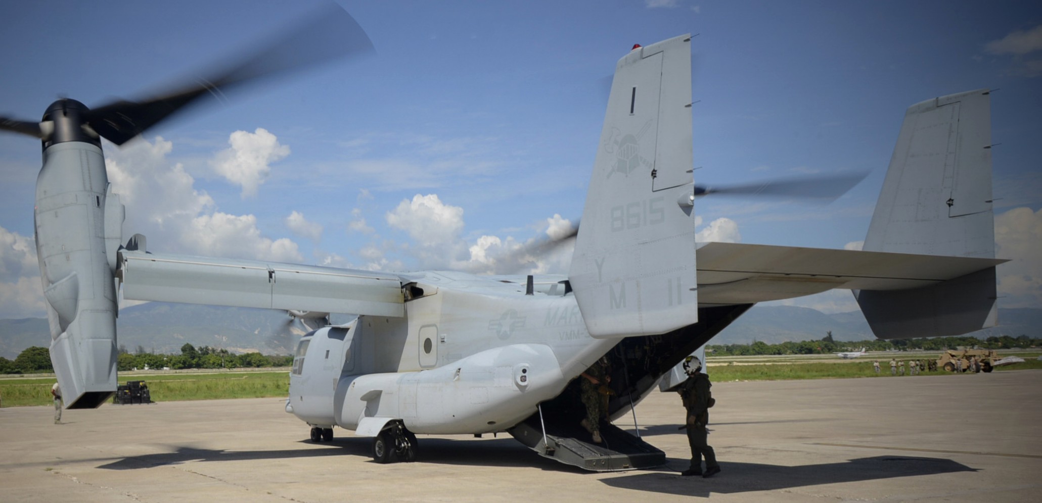vmm-365 blue knights mv-22b osprey haiti 2016 74