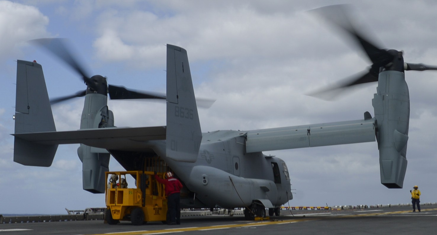 vmm-365 blue knights mv-22b osprey uss iwo jima lhd-7 2016 78