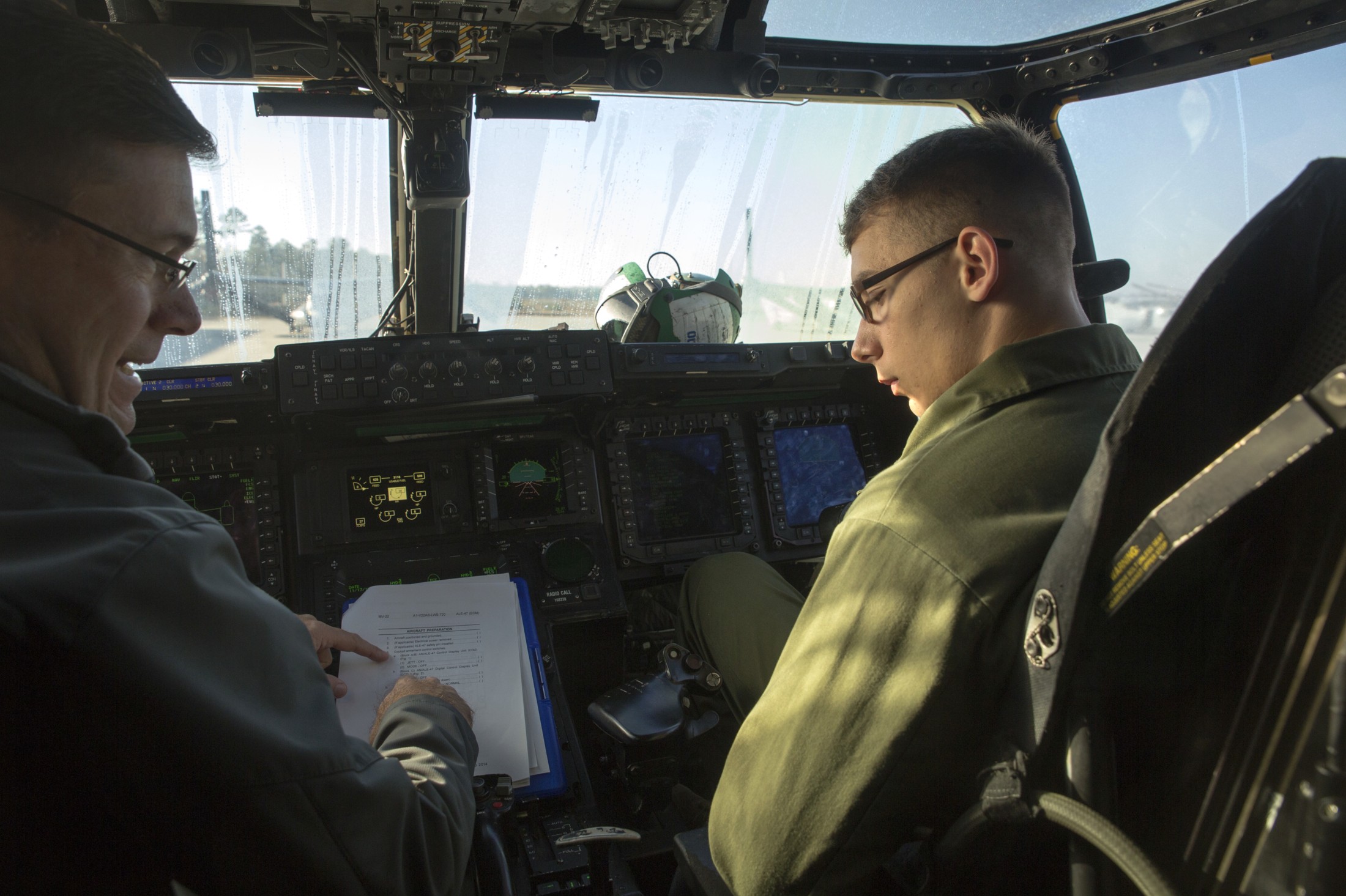 vmm-365 blue knights mv-22b osprey cockpit view 2016 83