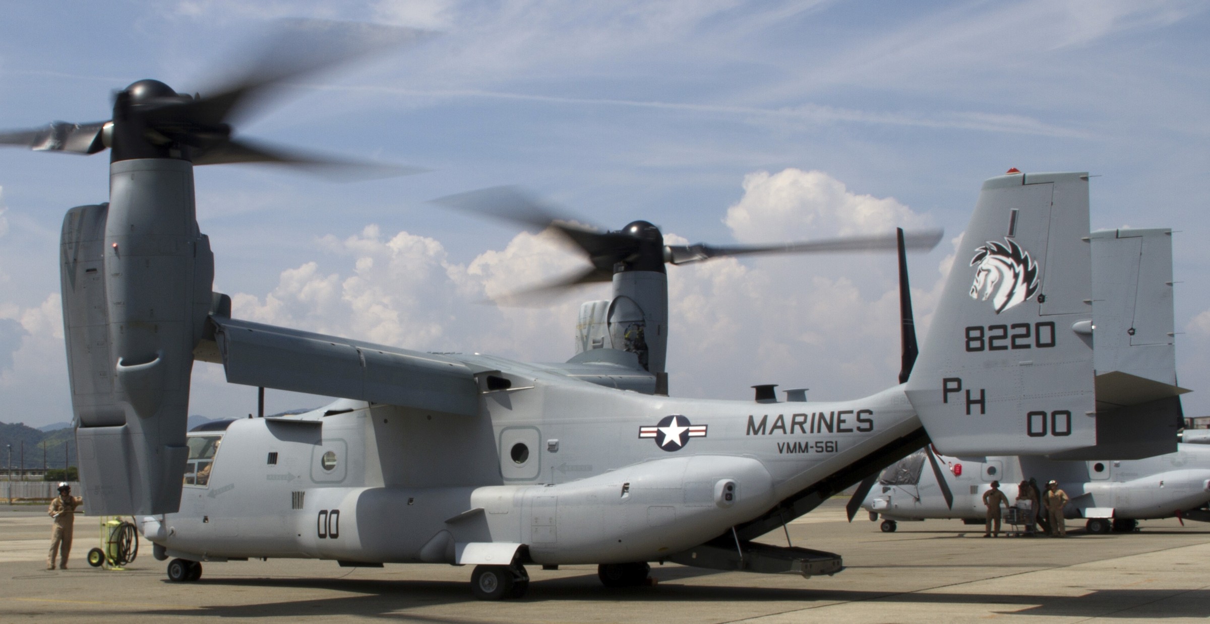 vmm-561 pale horse marine medium tiltrotor squadron mv-22b osprey usmc mcas iwakuni okinawa japan 02