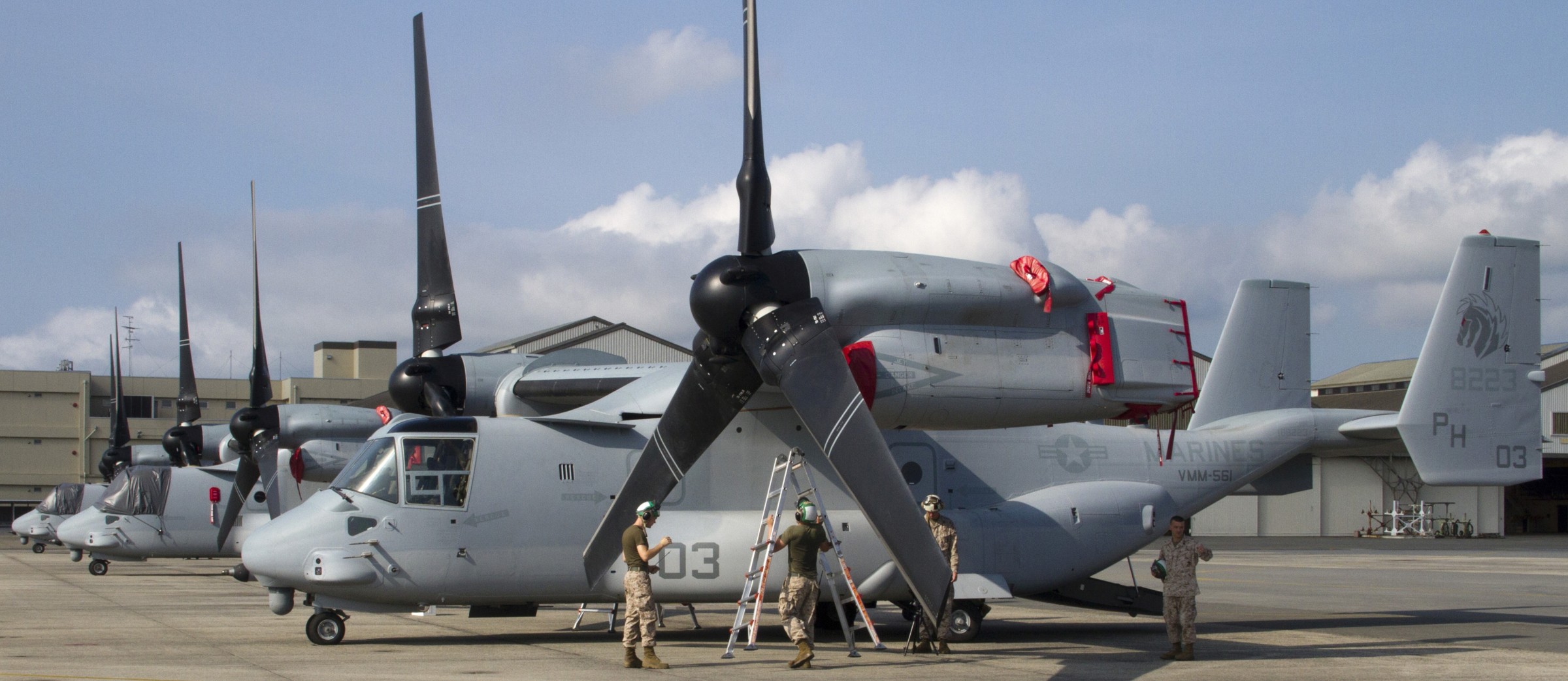 vmm-561 pale horse marine medium tiltrotor squadron mv-22b osprey usmc mcas iwakuni japan 07