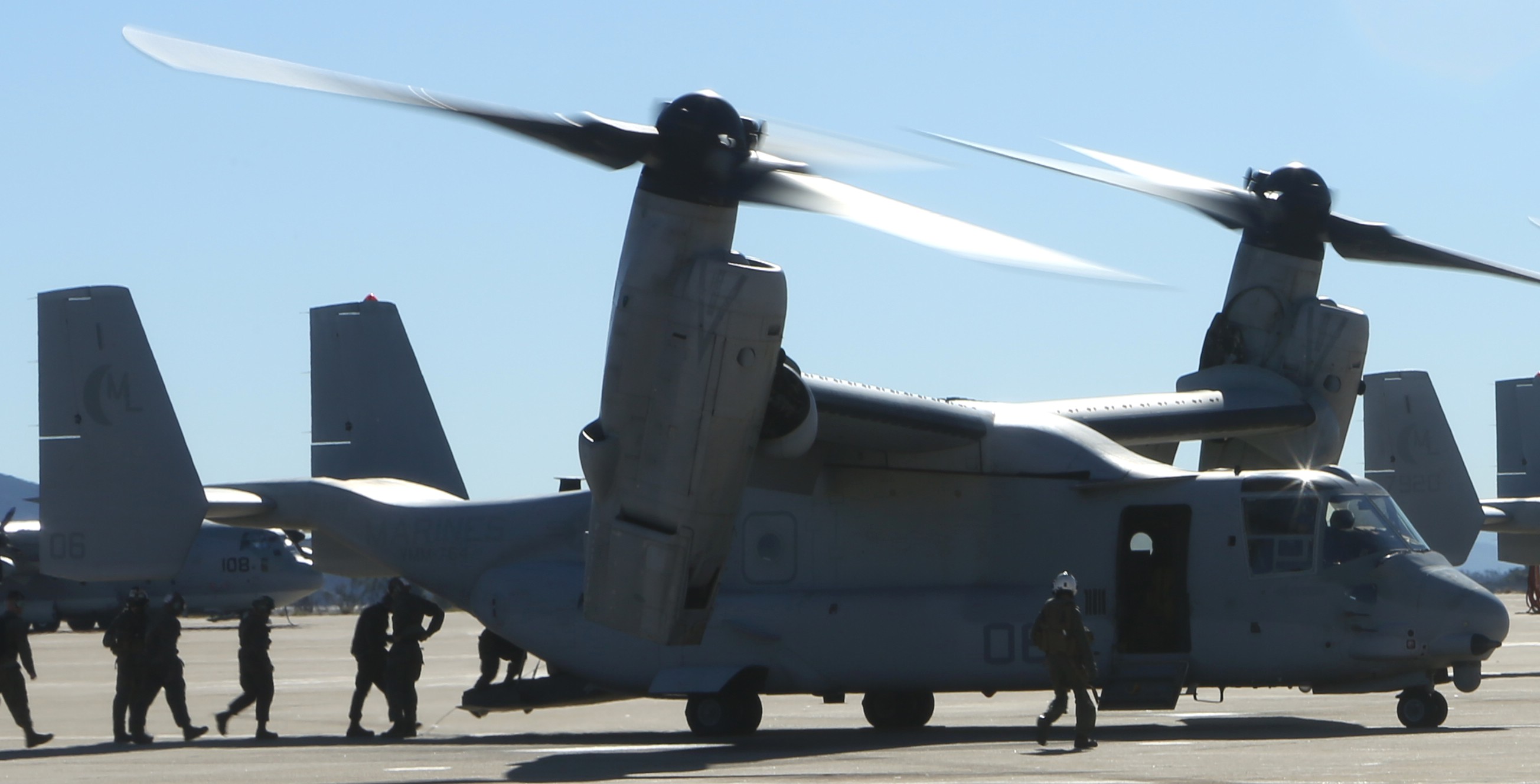 vmm-764 moonlight marine maeium tiltrotor squadron usmc reserve mv-22b osprey 04