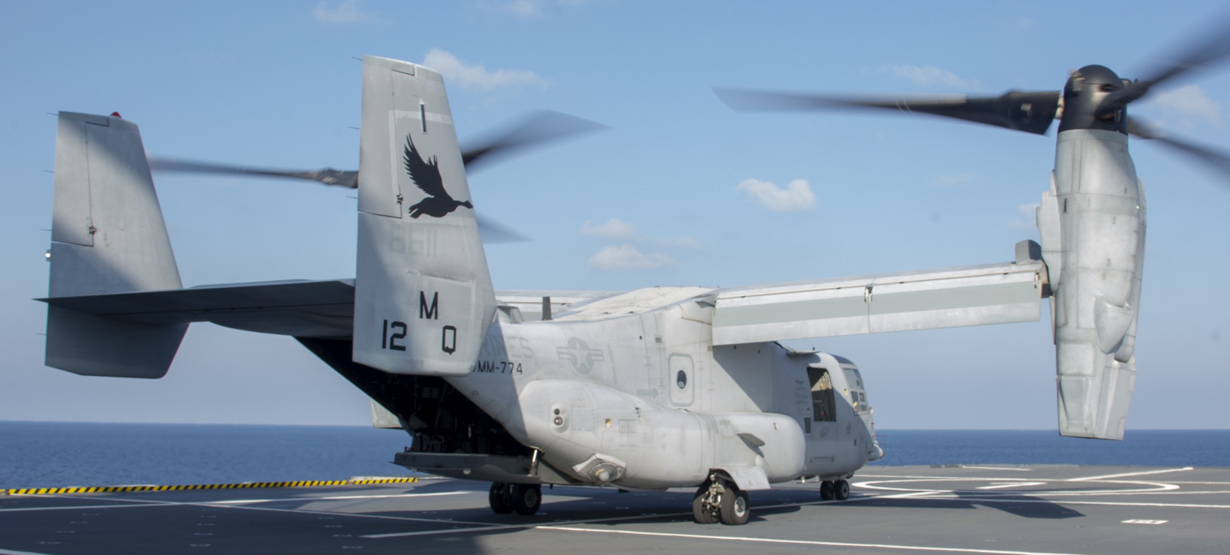 vmm-774 wild goose marine medium tiltrotor squadron mv-22b osprey usmc l-9015 dixmude 13