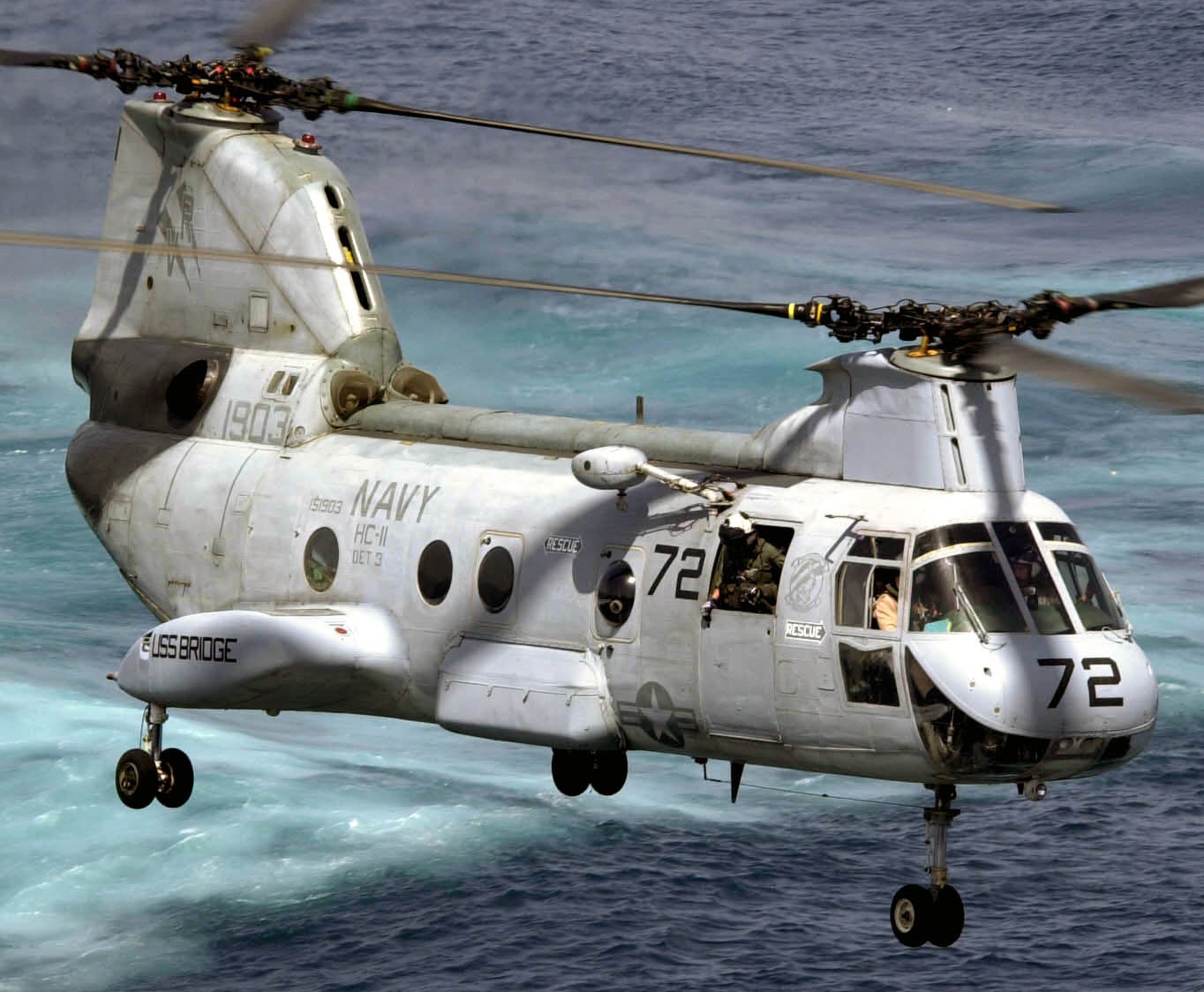 hc-11 gunbearers helicopter combat support squadron navy ch-46 sea knight 51