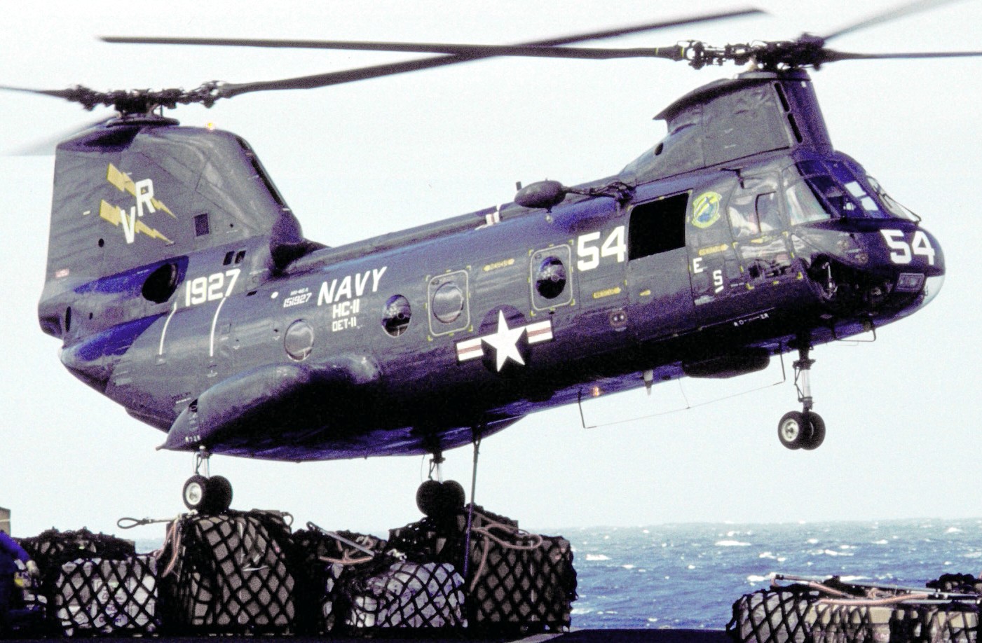 hc-11 gunbearers helicopter combat support squadron navy ch-46 sea knight 123