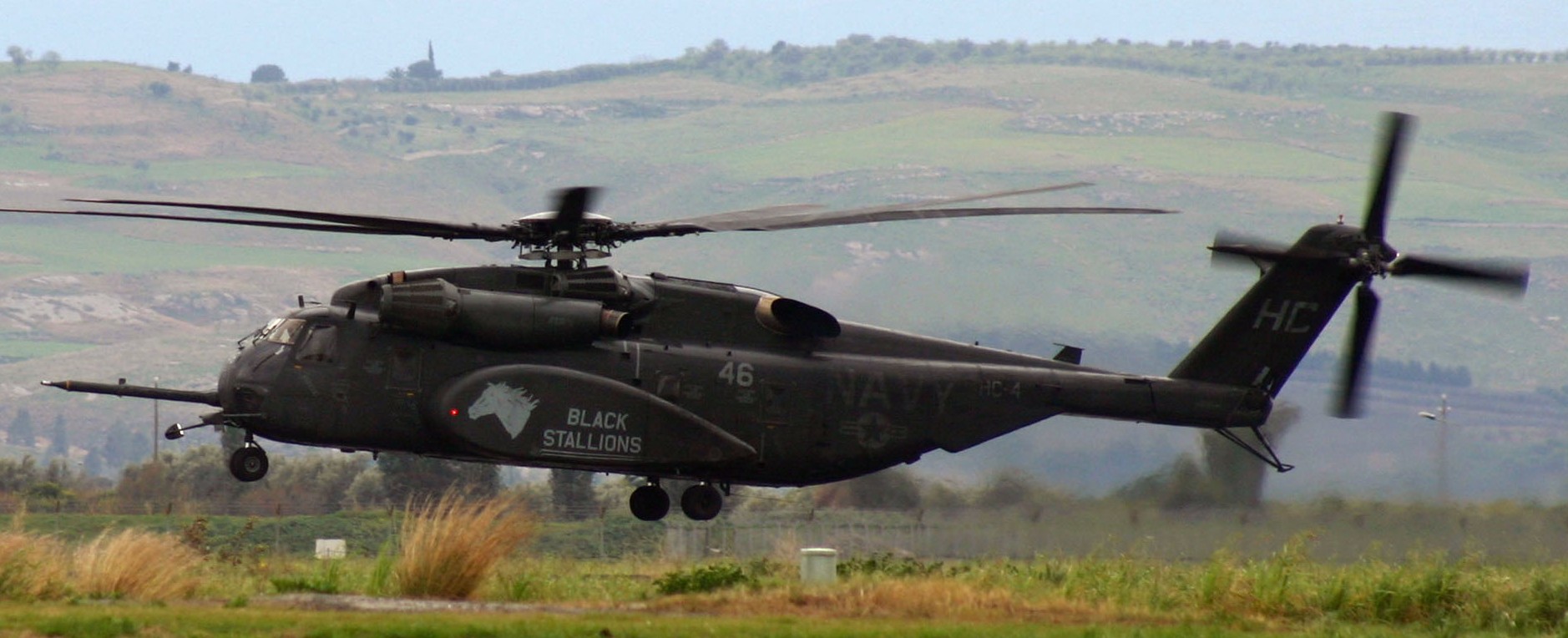 hc-4 black stallions helicopter combat support squadron mh-53e sea dragon 10