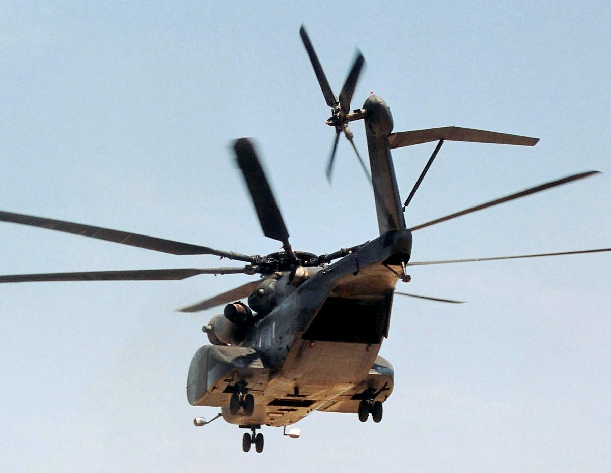 hc-4 black stallions helicopter combat support squadron mh-53e sea dragon 13