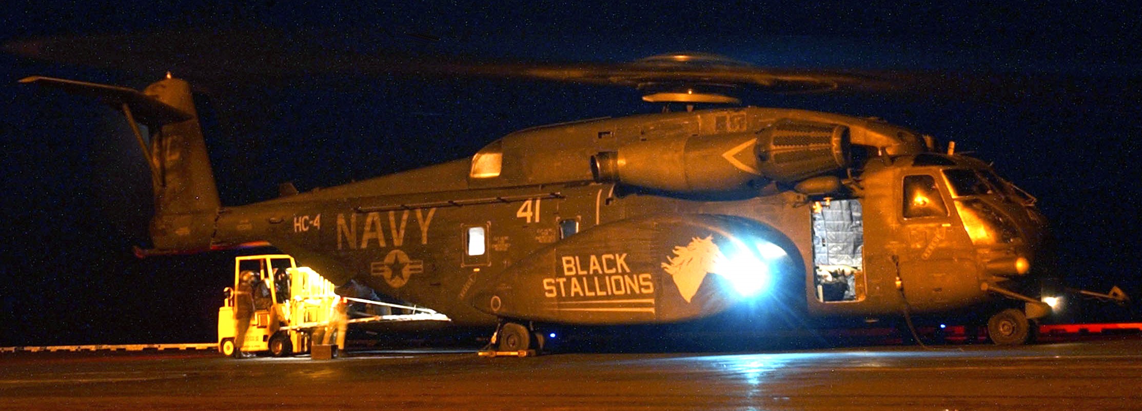 hc-4 black stallions helicopter combat support squadron mh-53e sea dragon 14