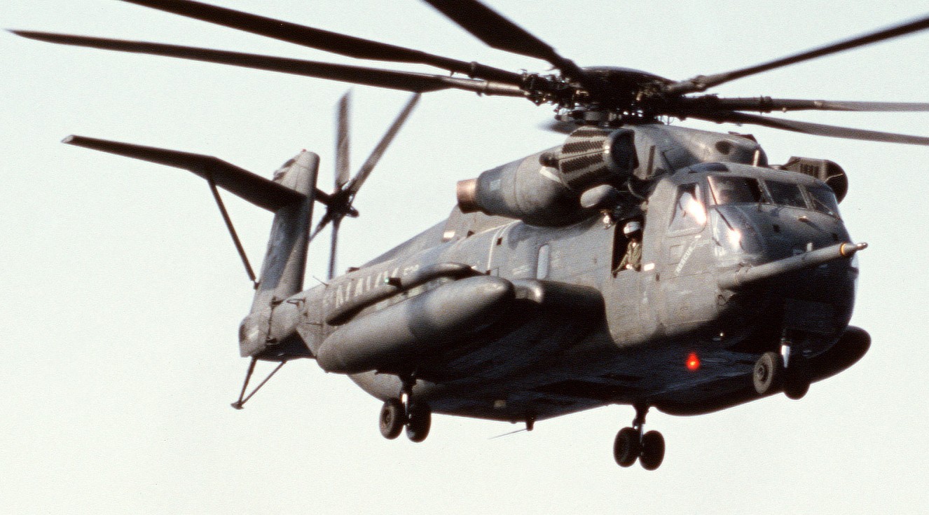 hc-4 black stallions helicopter combat support squadron ch-53e super stallion 27