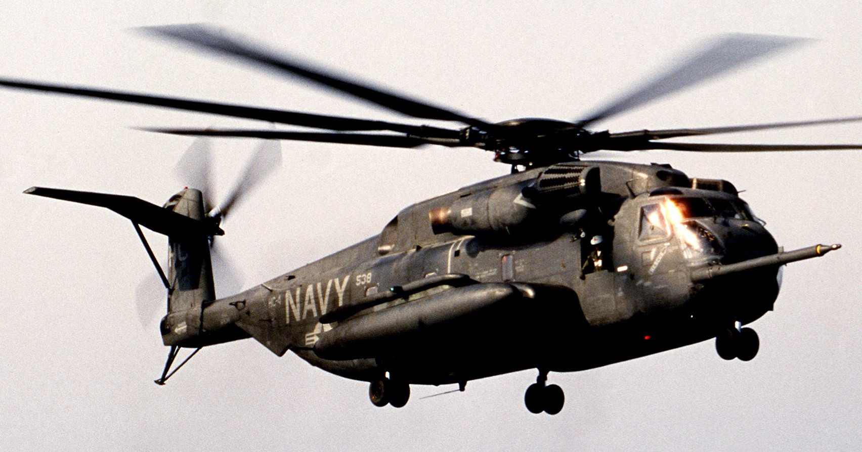 hc-4 black stallions helicopter combat support squadron ch-53e super stallion 33