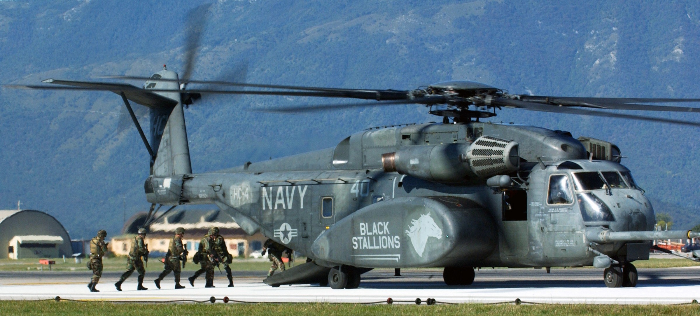 hc-4 black stallions helicopter combat support squadron mh-53e sea dragon 46 aviano airbase